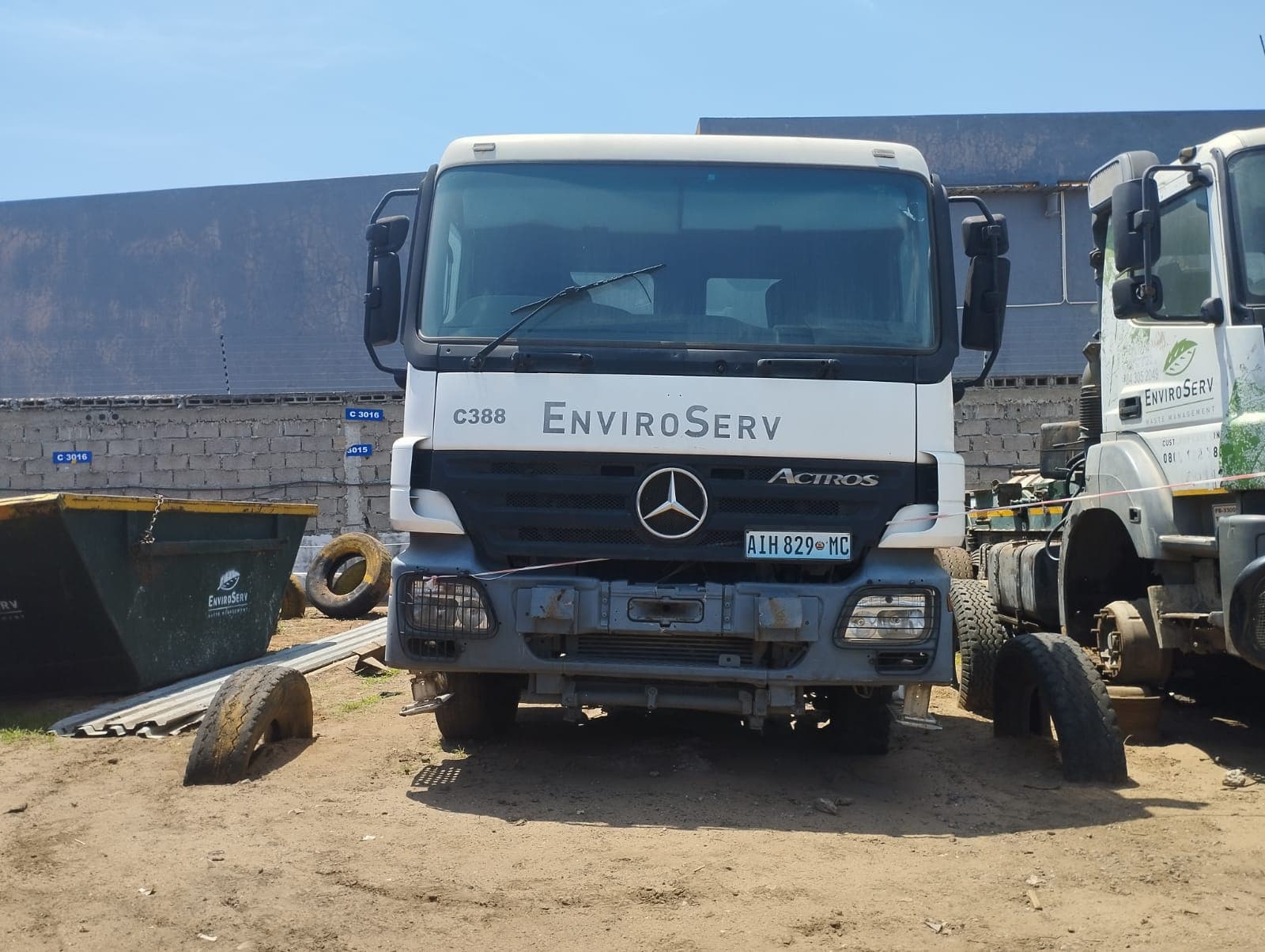 Camião Mercedes-Benz · Ano 2008 — image 3
