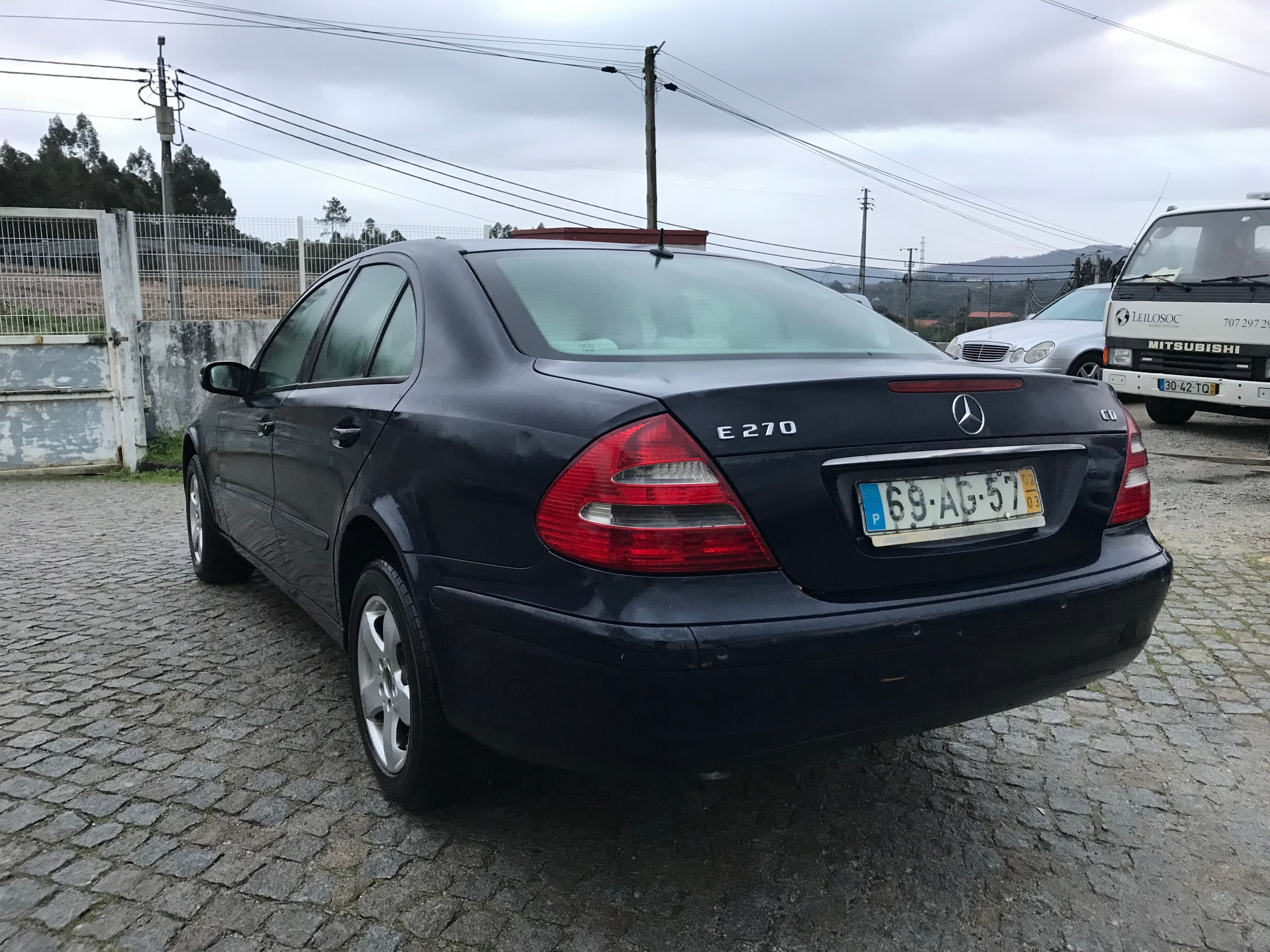 Mercedes-Benz E270 CDI · Ano 2002 — imagen 4