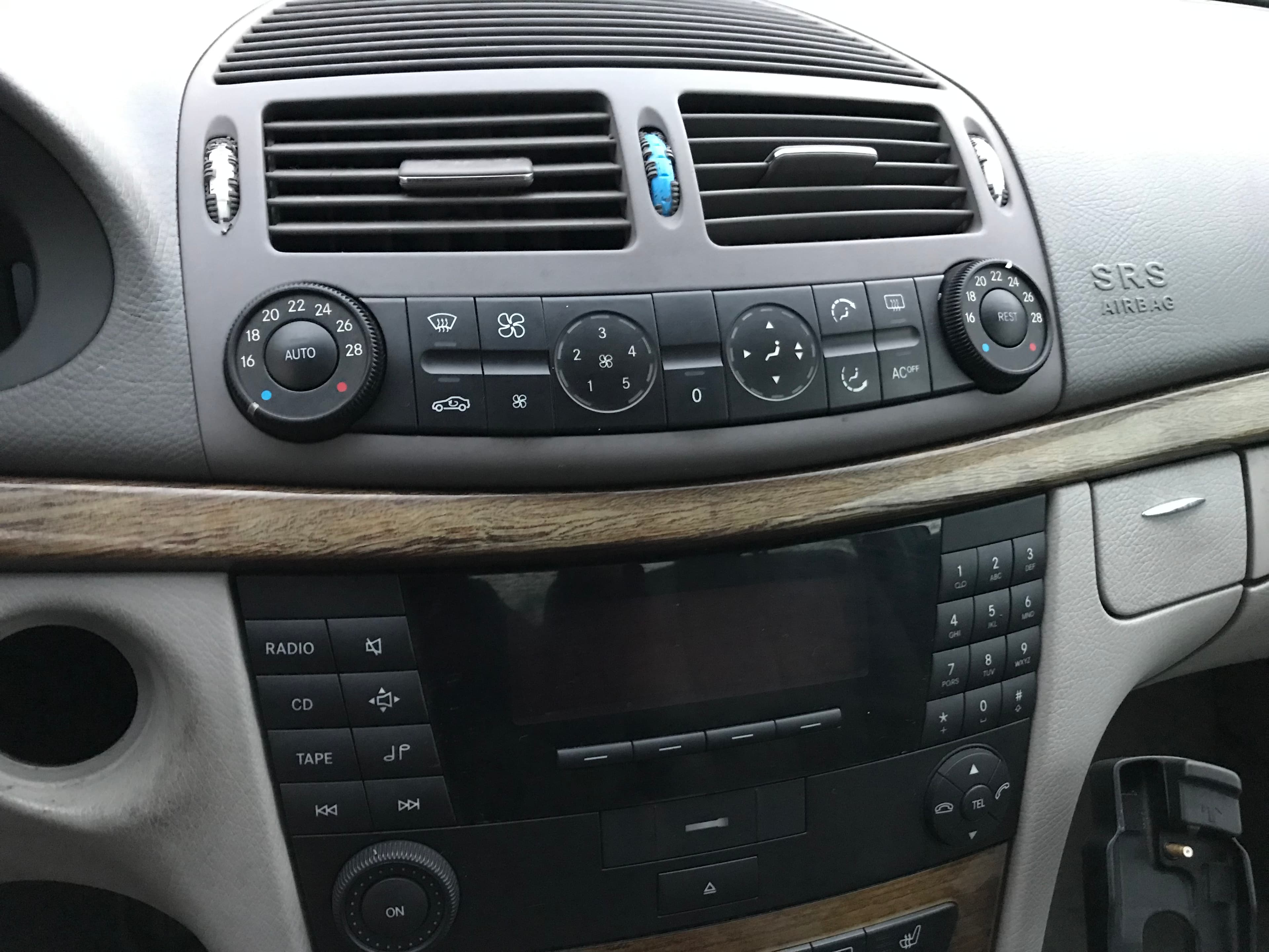 Mercedes-Benz E270 CDI · Ano 2002 — imagen 35