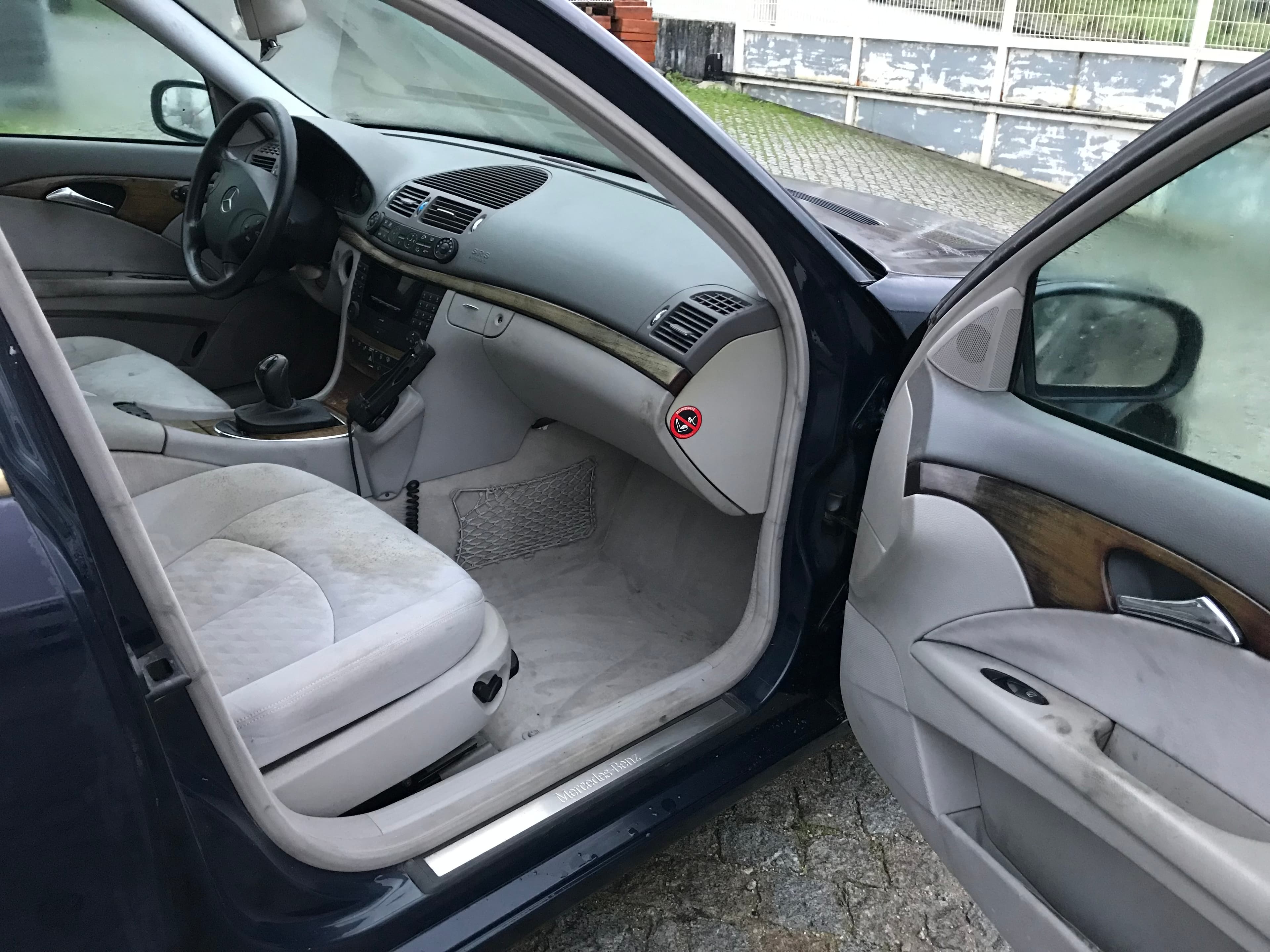 Mercedes-Benz E270 CDI · Ano 2002 — imagen 23