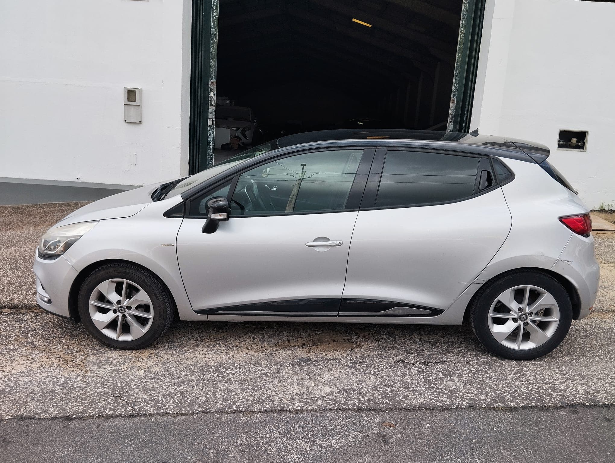 Renault Clio · Ano 2017 — image 5