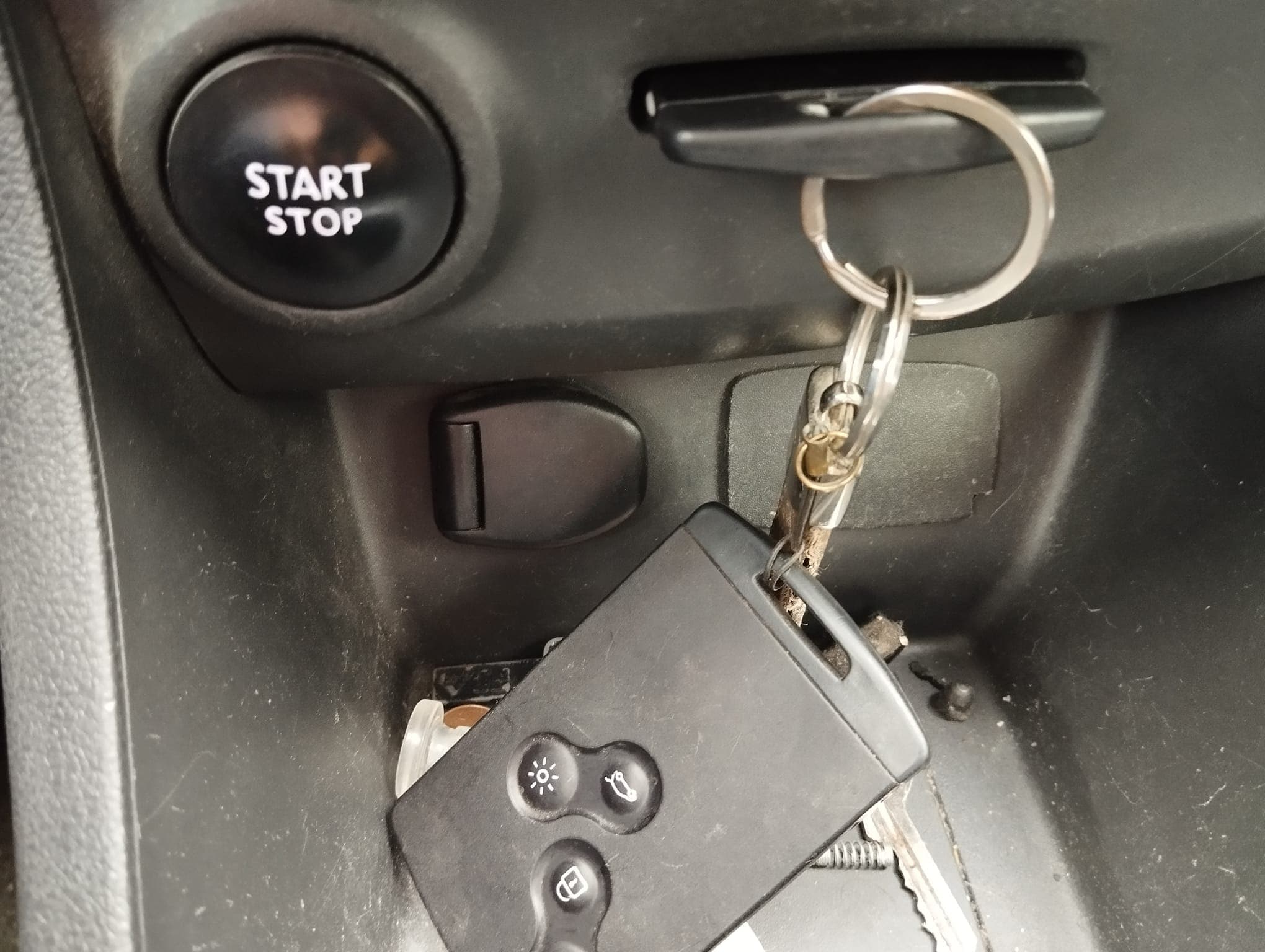 Renault Clio · Ano 2017 — image 17