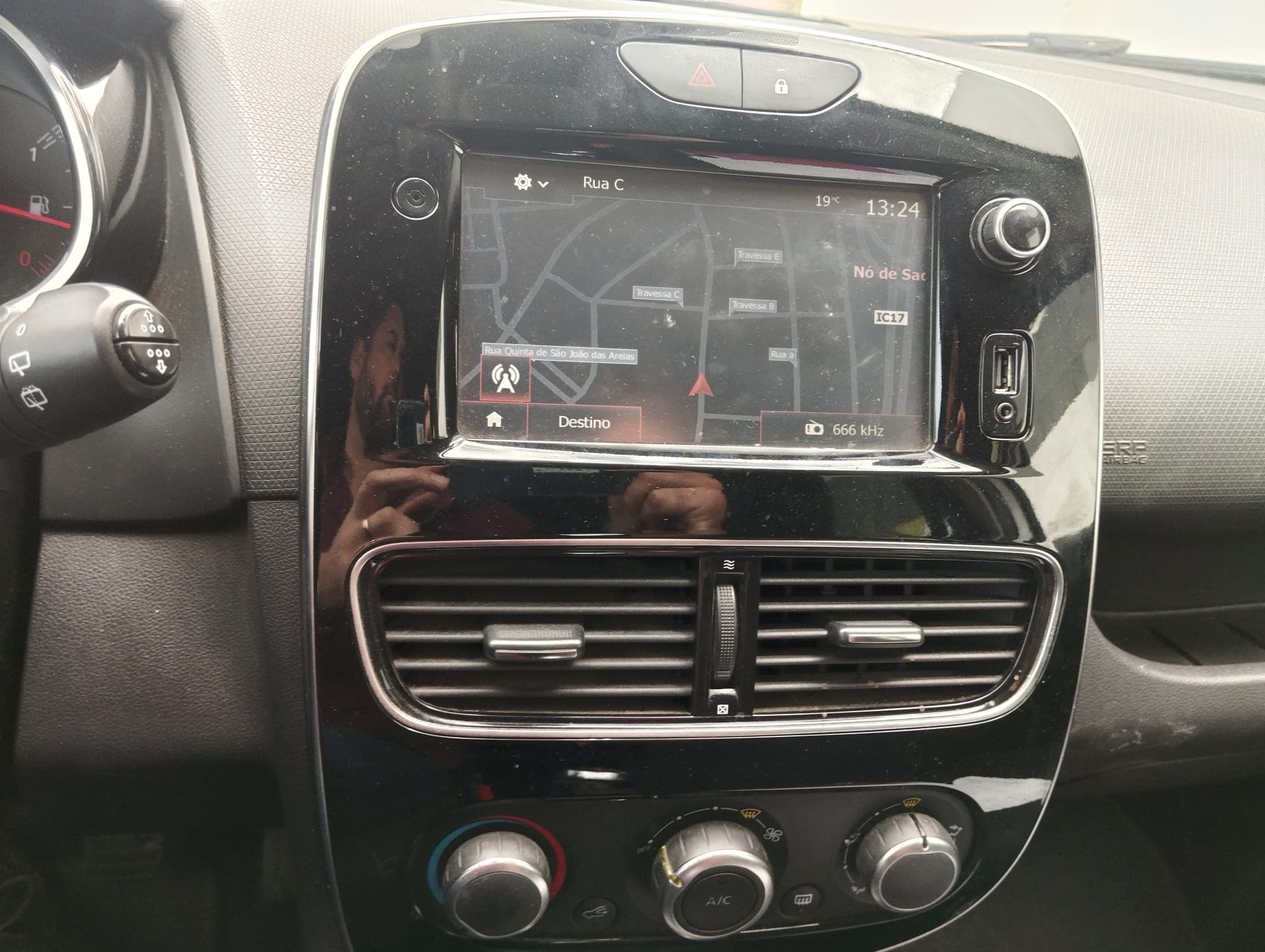 Renault Clio · Ano 2017 — image 29
