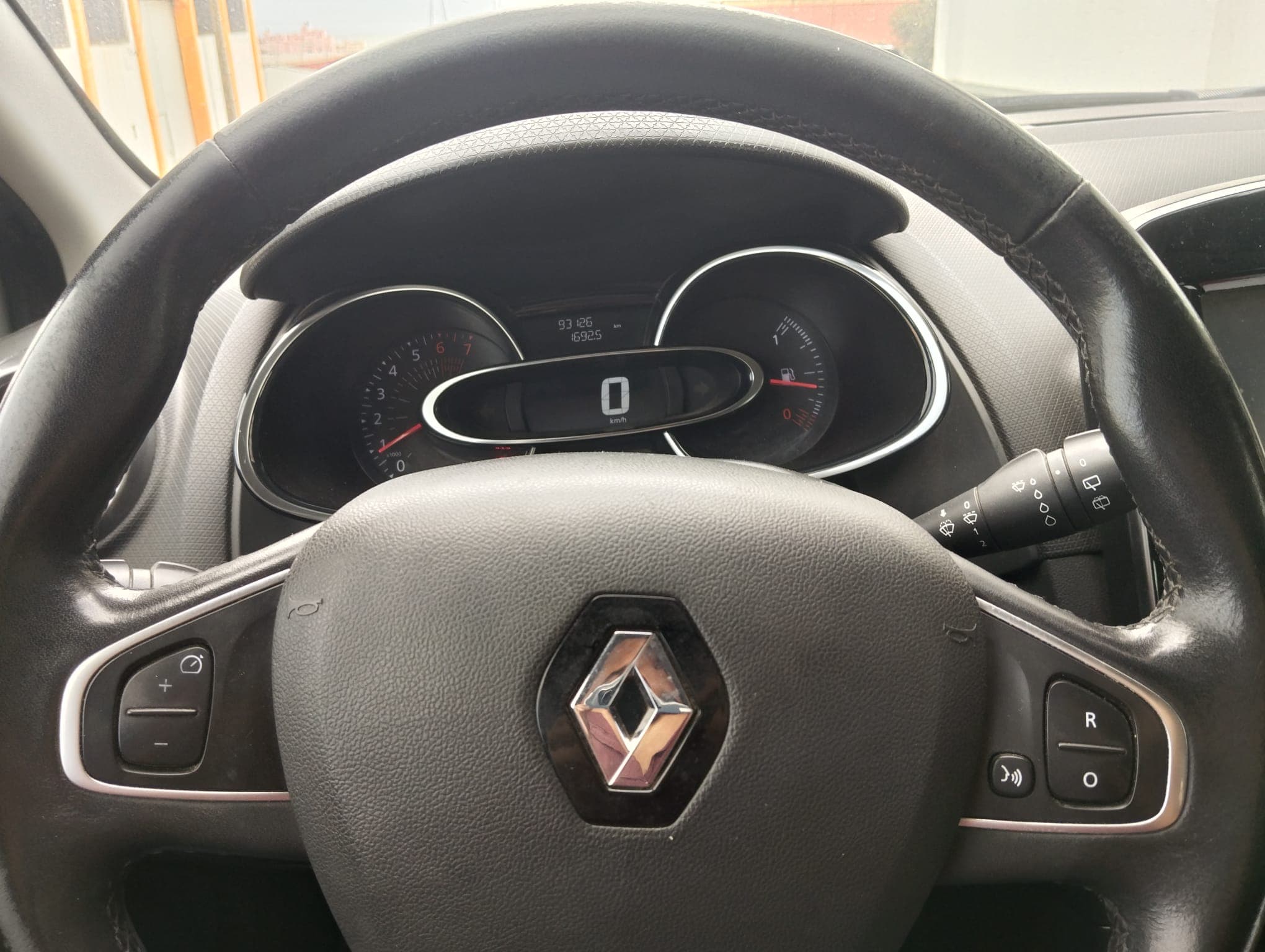 Renault Clio · Ano 2017 — image 28