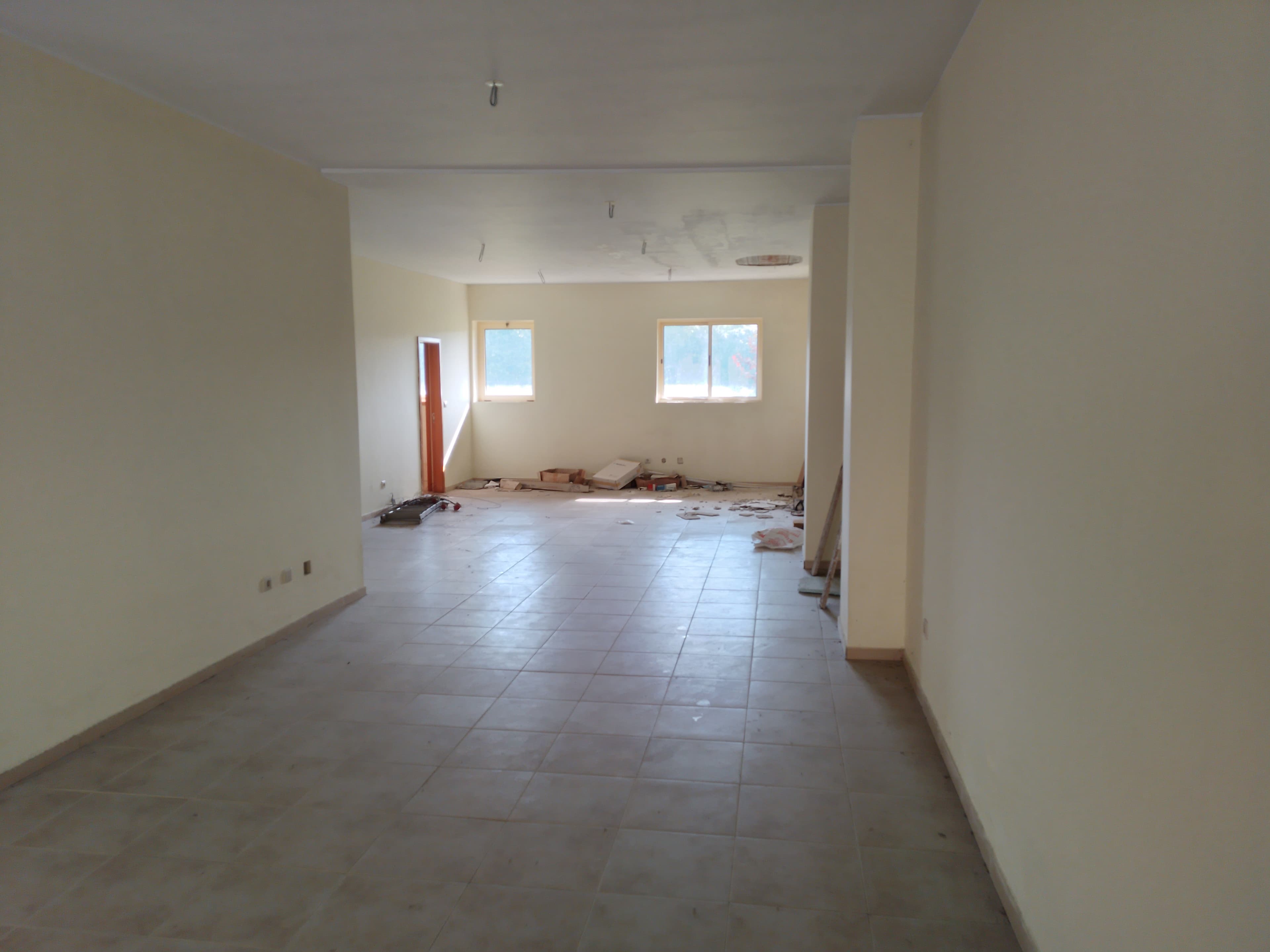 Prédio Urbano em Construção · Gandra, Paredes — imagen 31