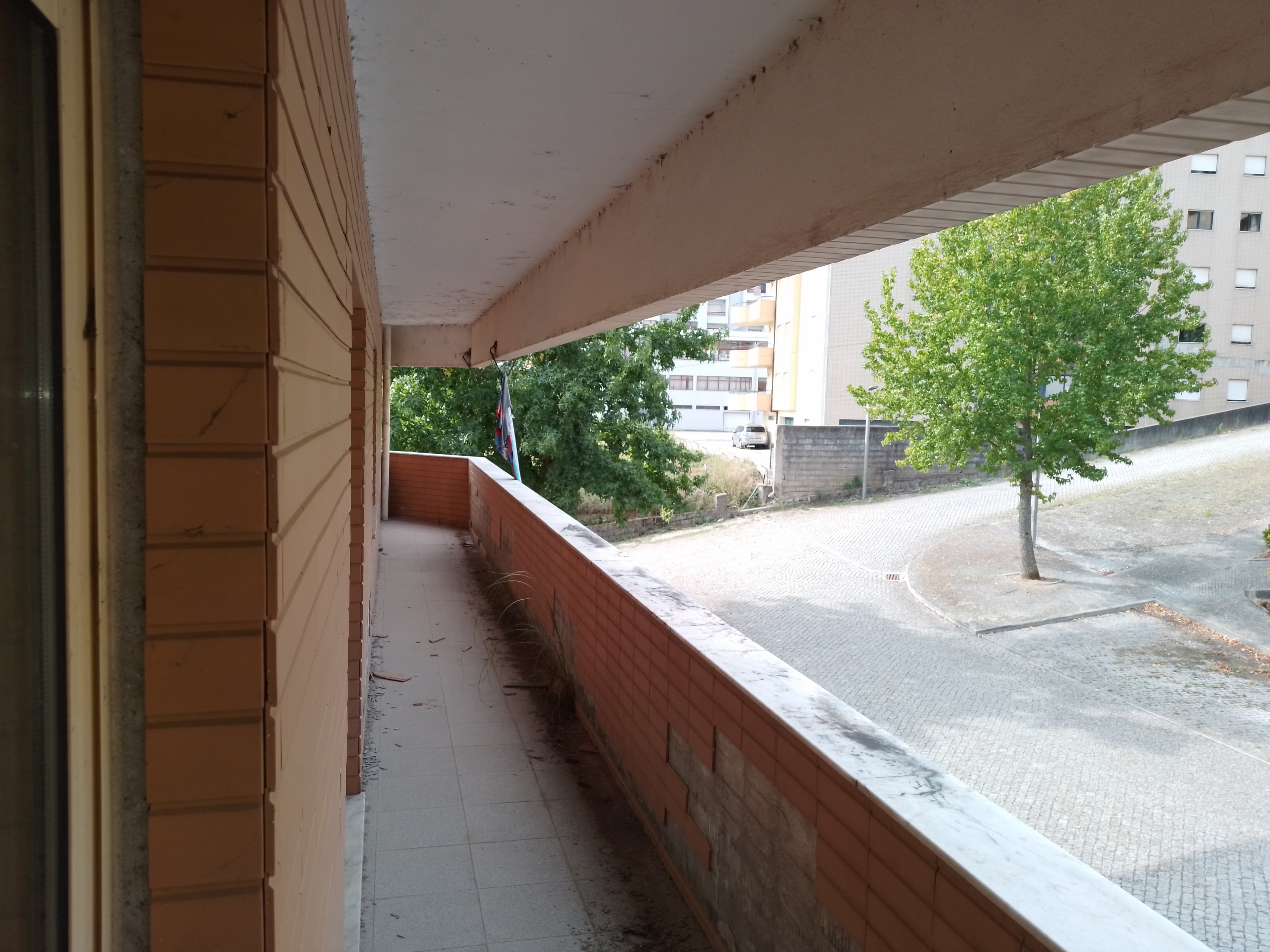 Prédio Urbano em Construção · Gandra, Paredes — imagen 18