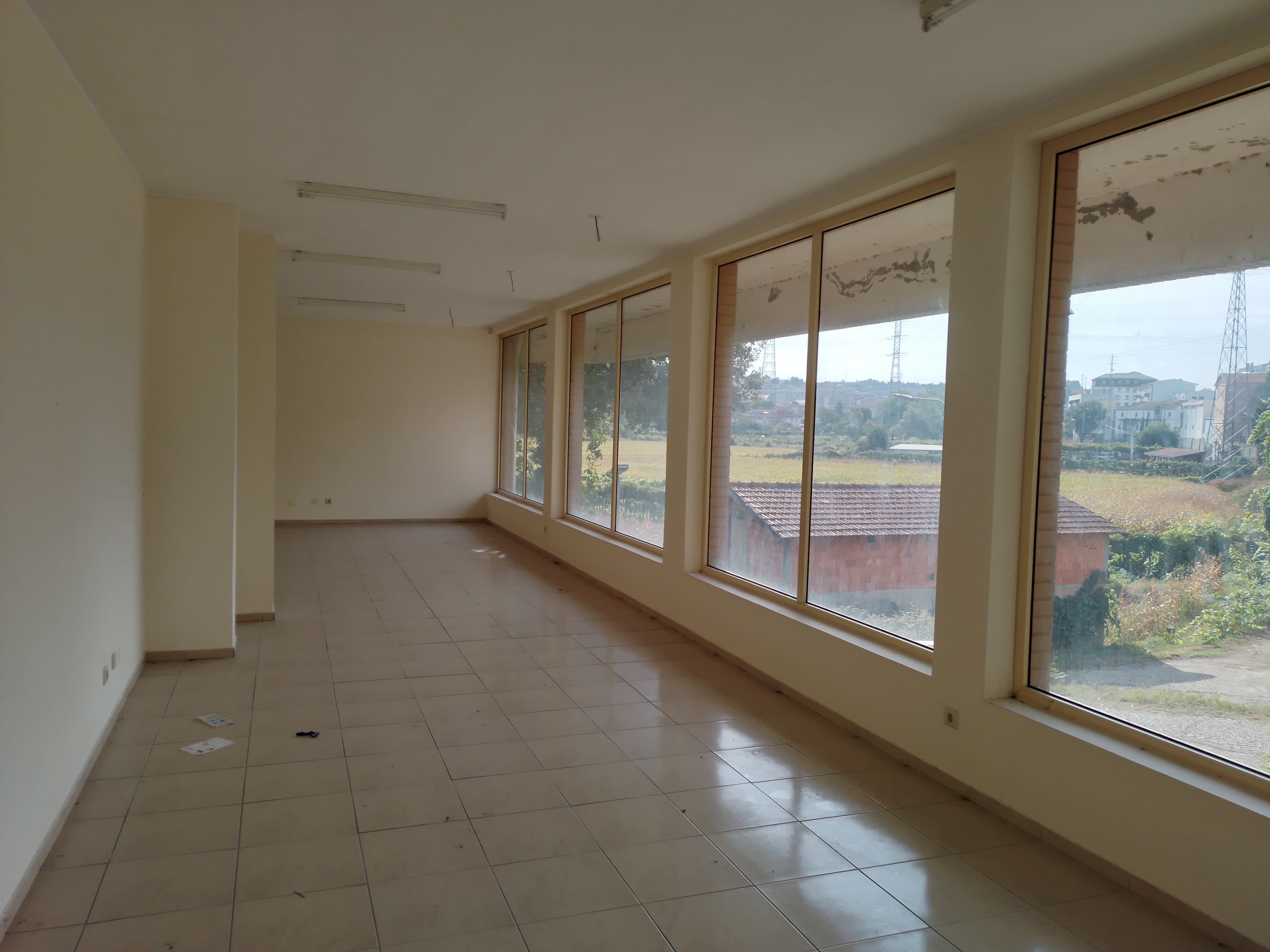 Prédio Urbano em Construção · Gandra, Paredes — imagen 22