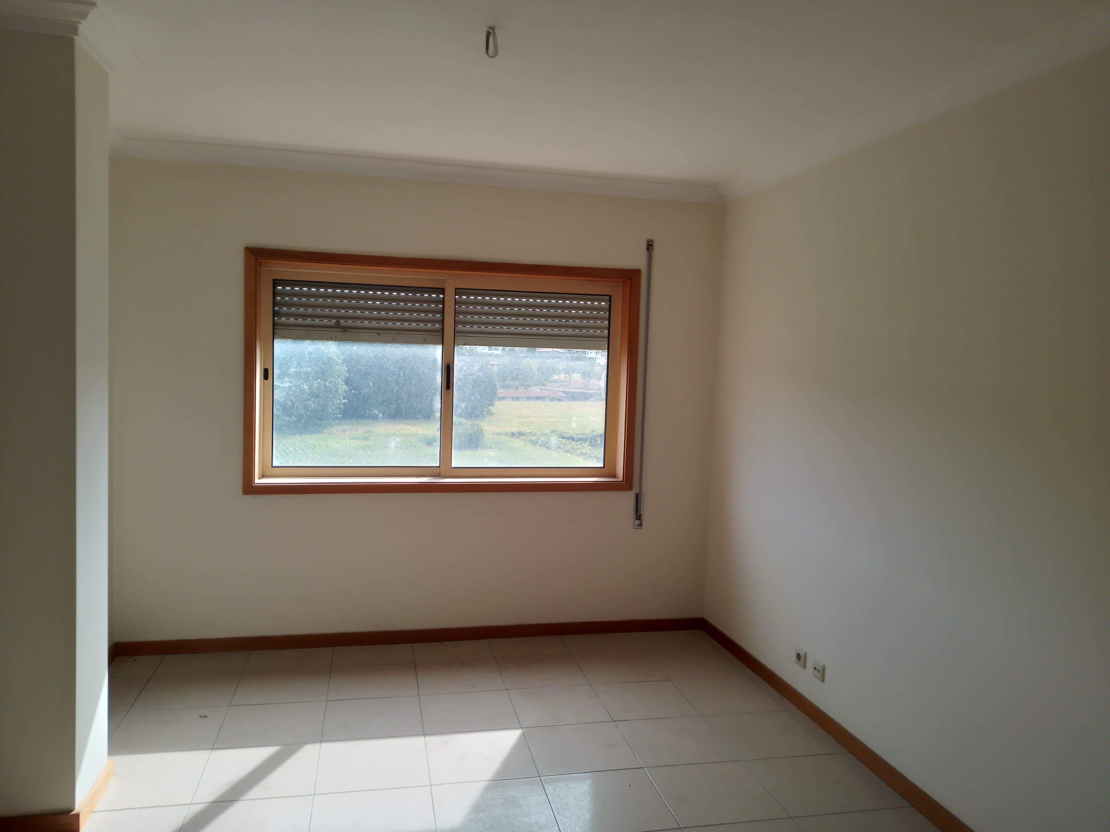 Prédio Urbano em Construção · Gandra, Paredes — imagen 12