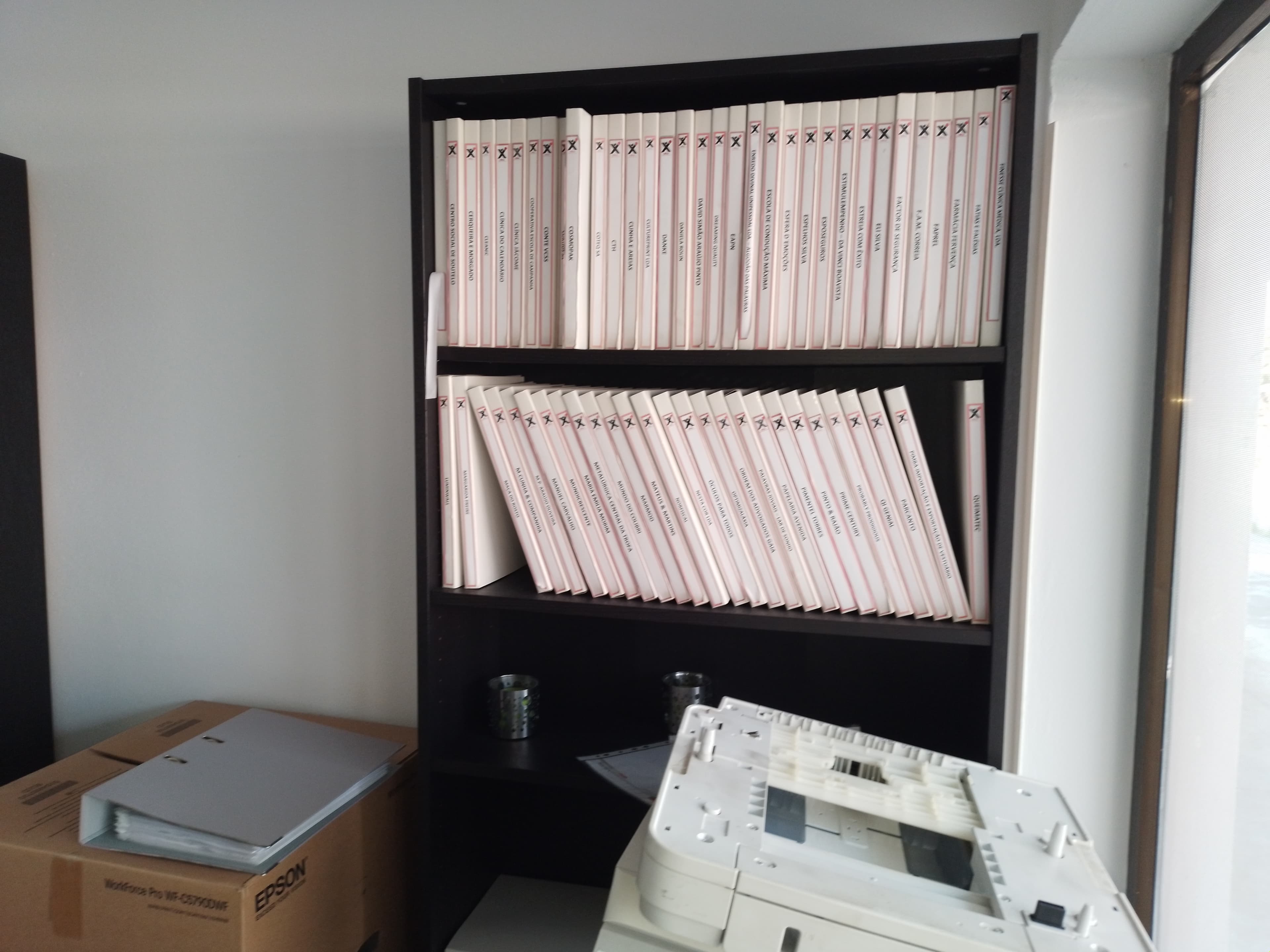 Material Informático · Mobiliário de Escritório — image 15