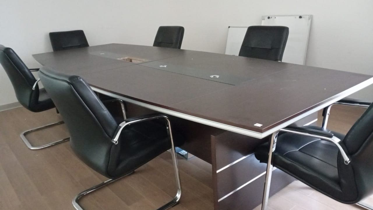 Mobiliario de oficina — imagen 1