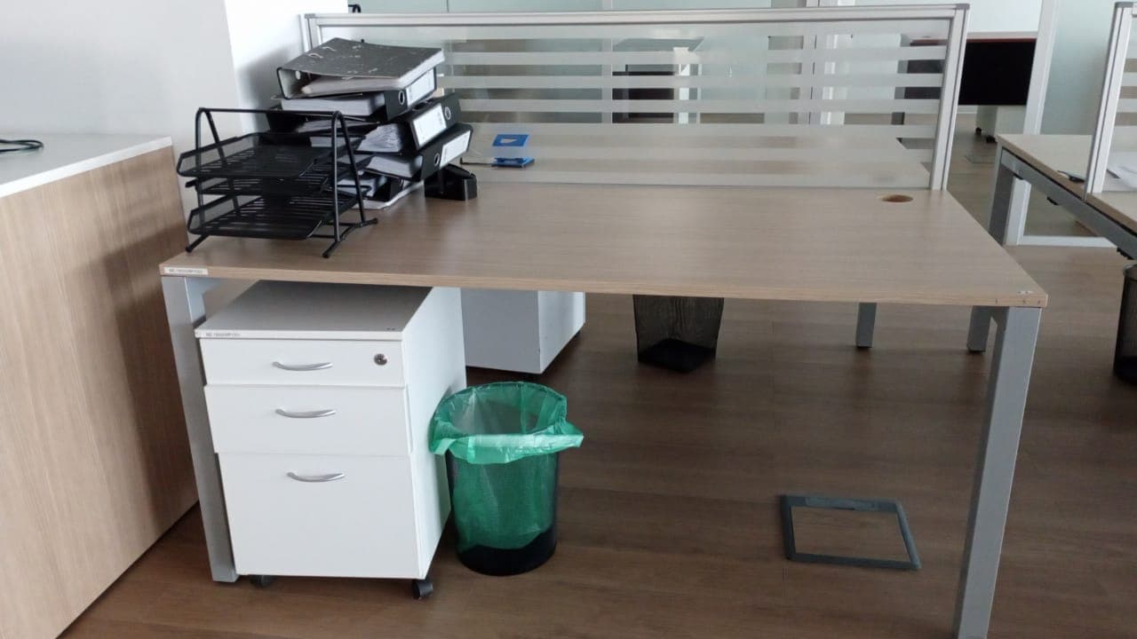 Mobiliário de escitório — image 2