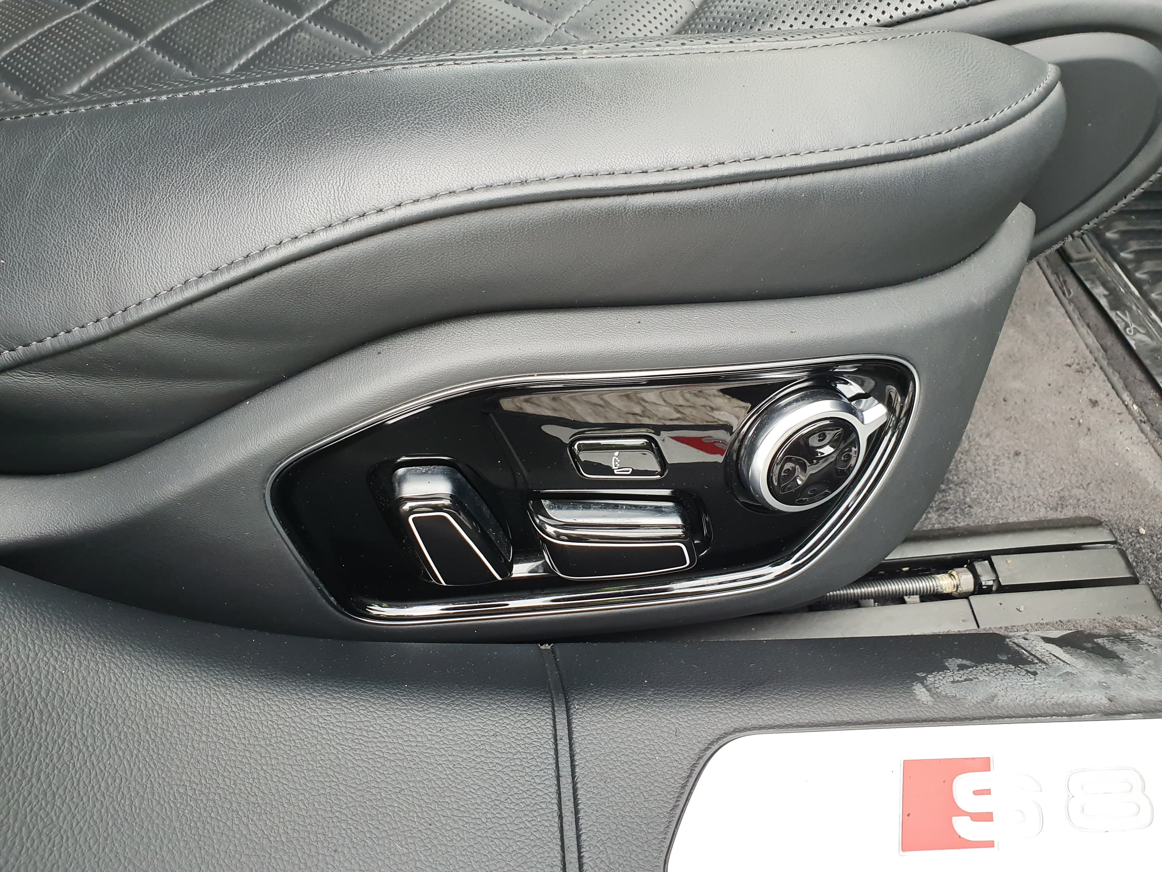 Audi S8 · Ano 2014 — imagen 31