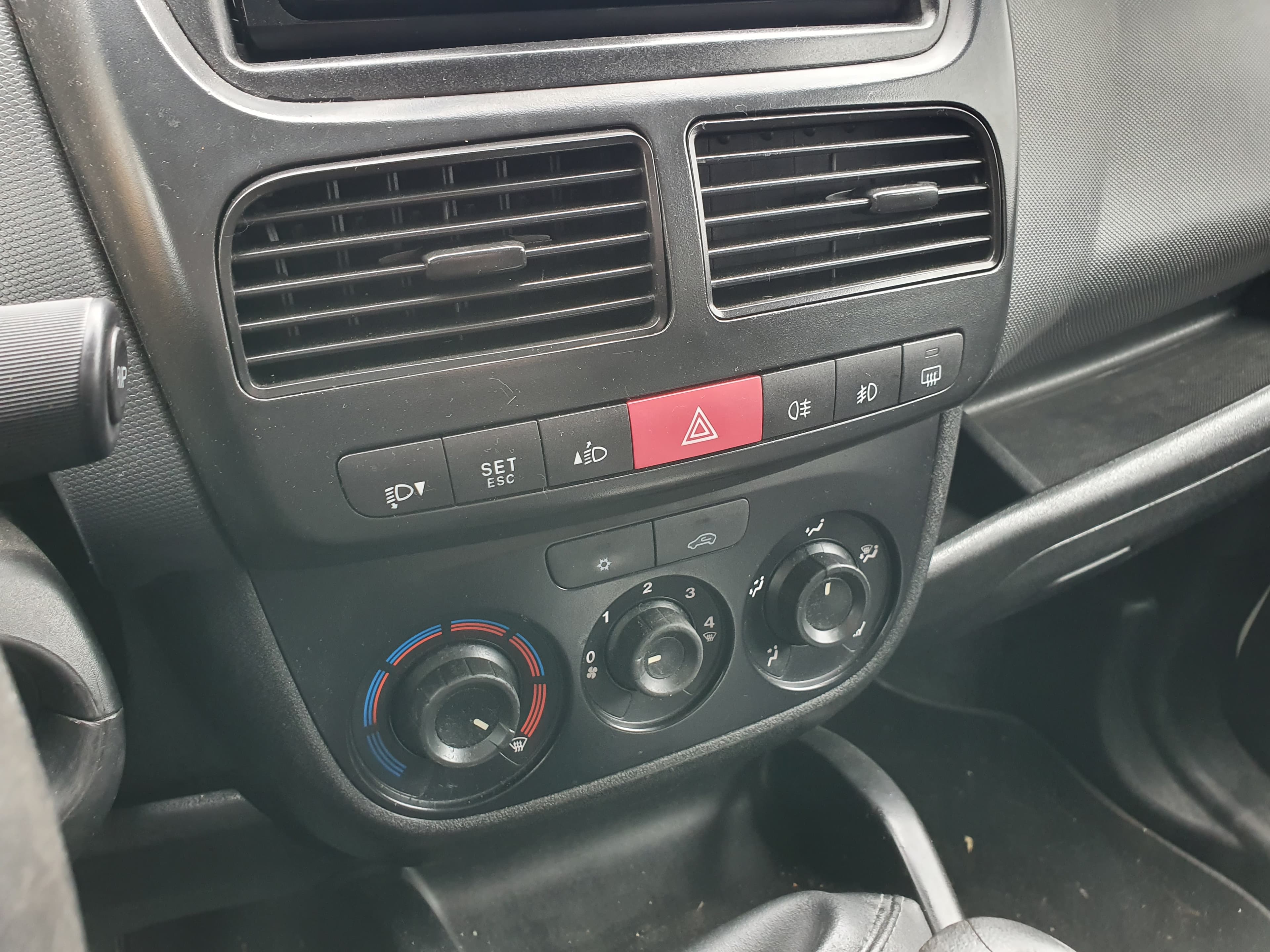 Fiat Doblo · Ano 2012 — imagen 30