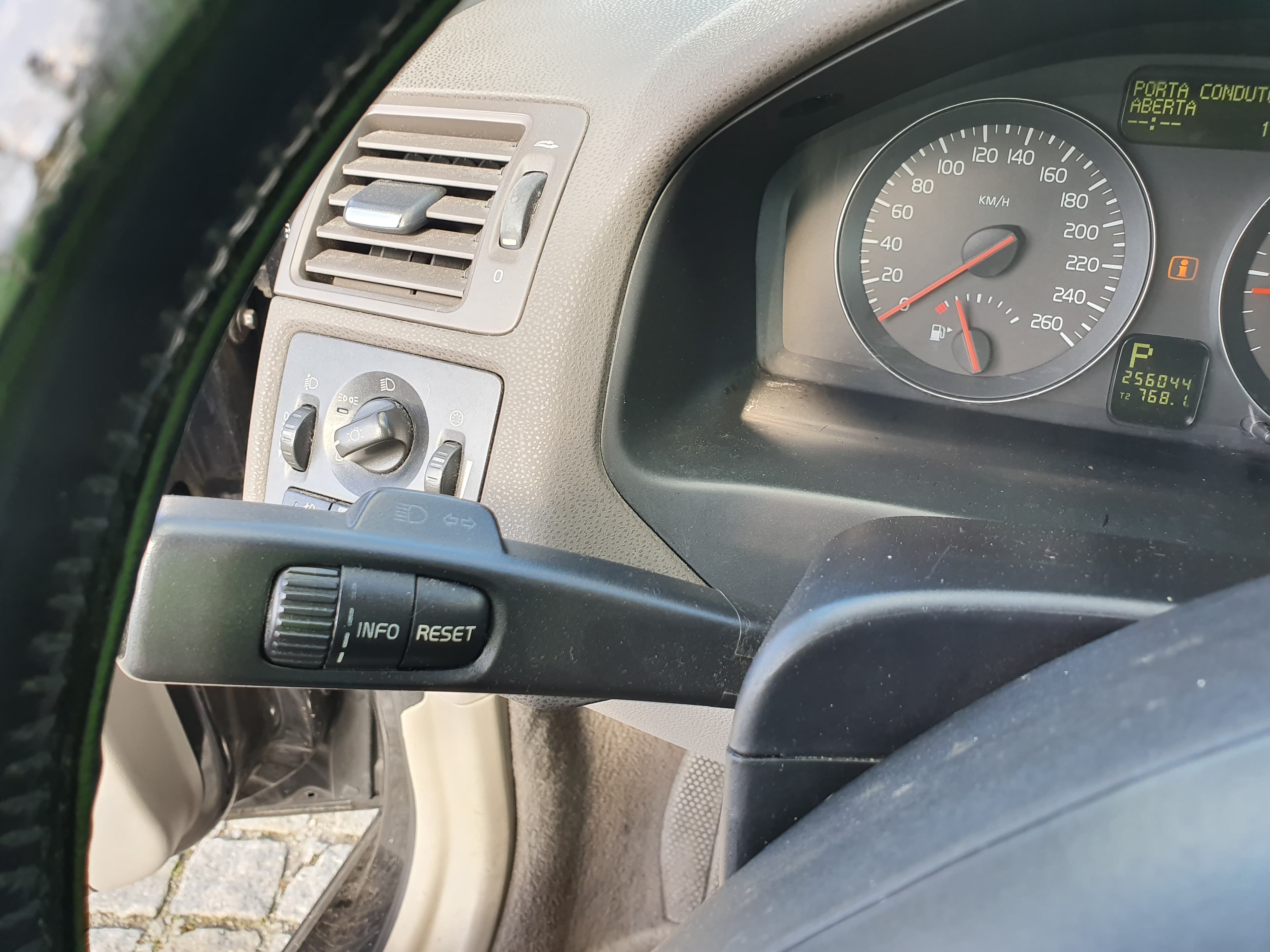 Volvo V50 · Ano 2008 — image 48