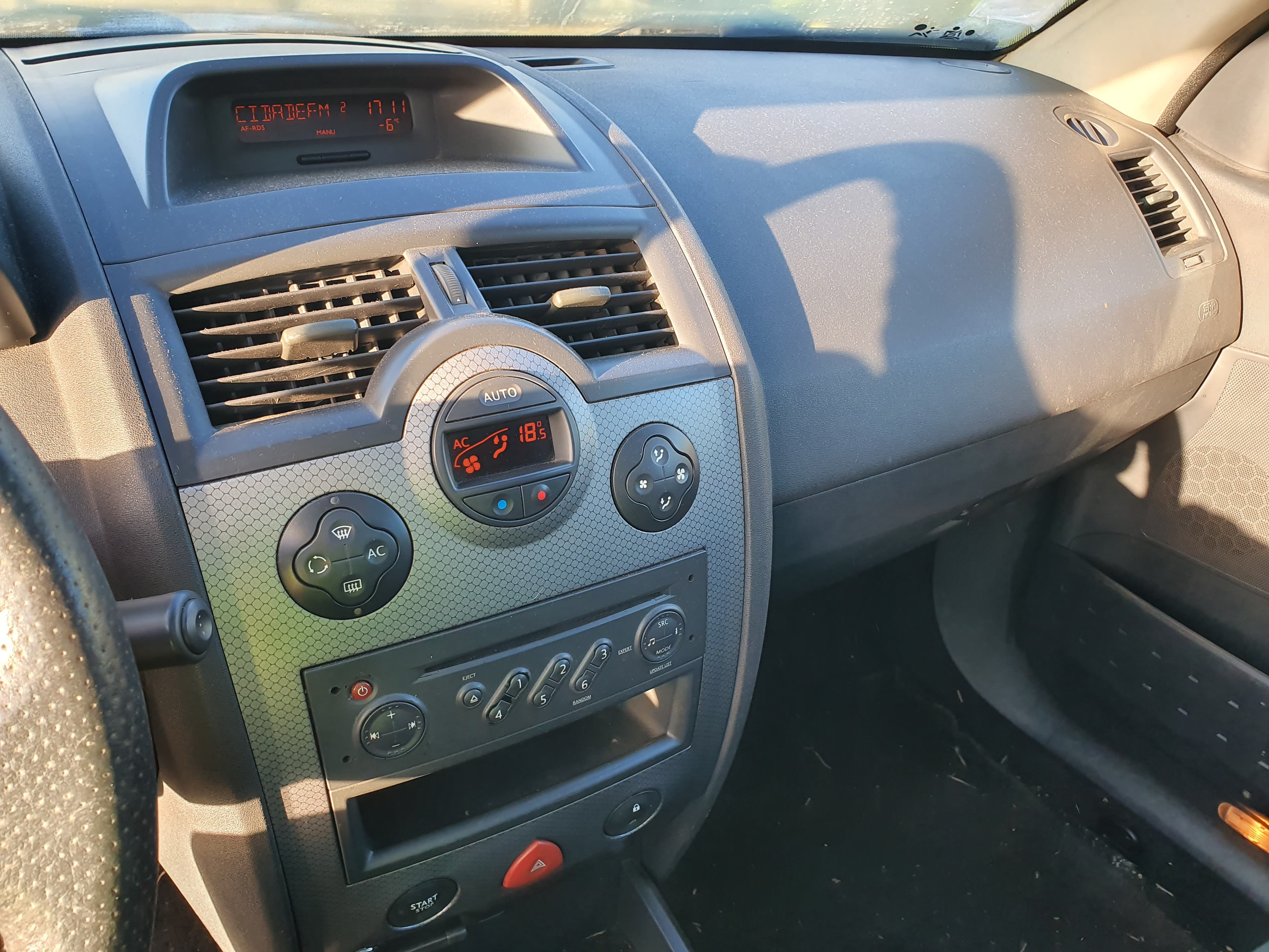 Renault Mégane DCI · Ano 2006 — image 36