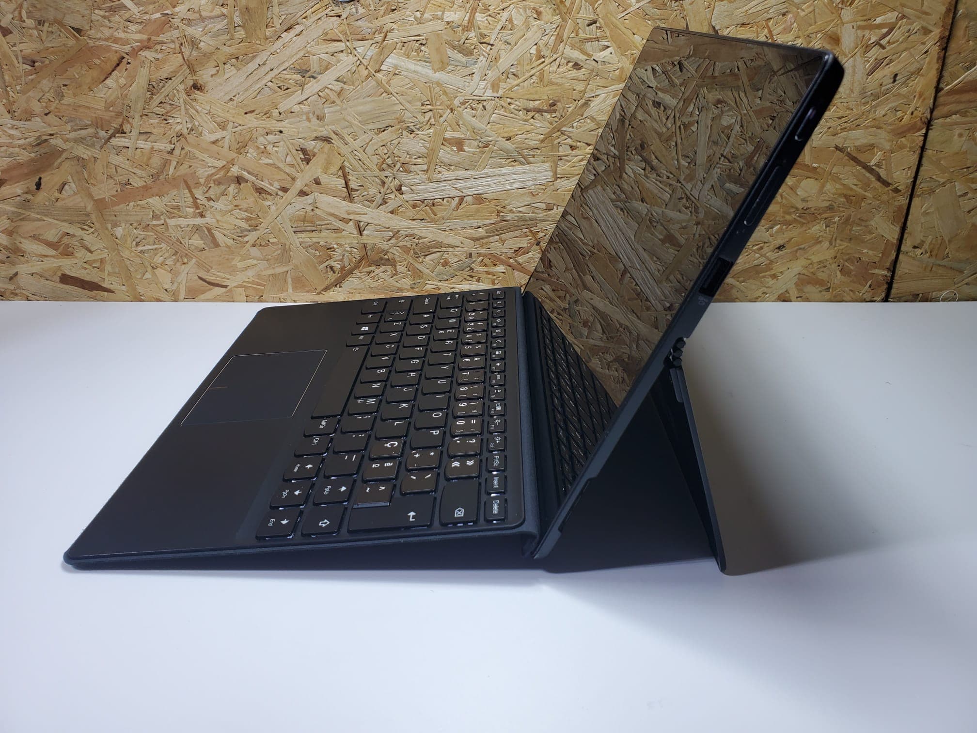 Portátil Lenovo MIIX 720-12IKB — imagen 2