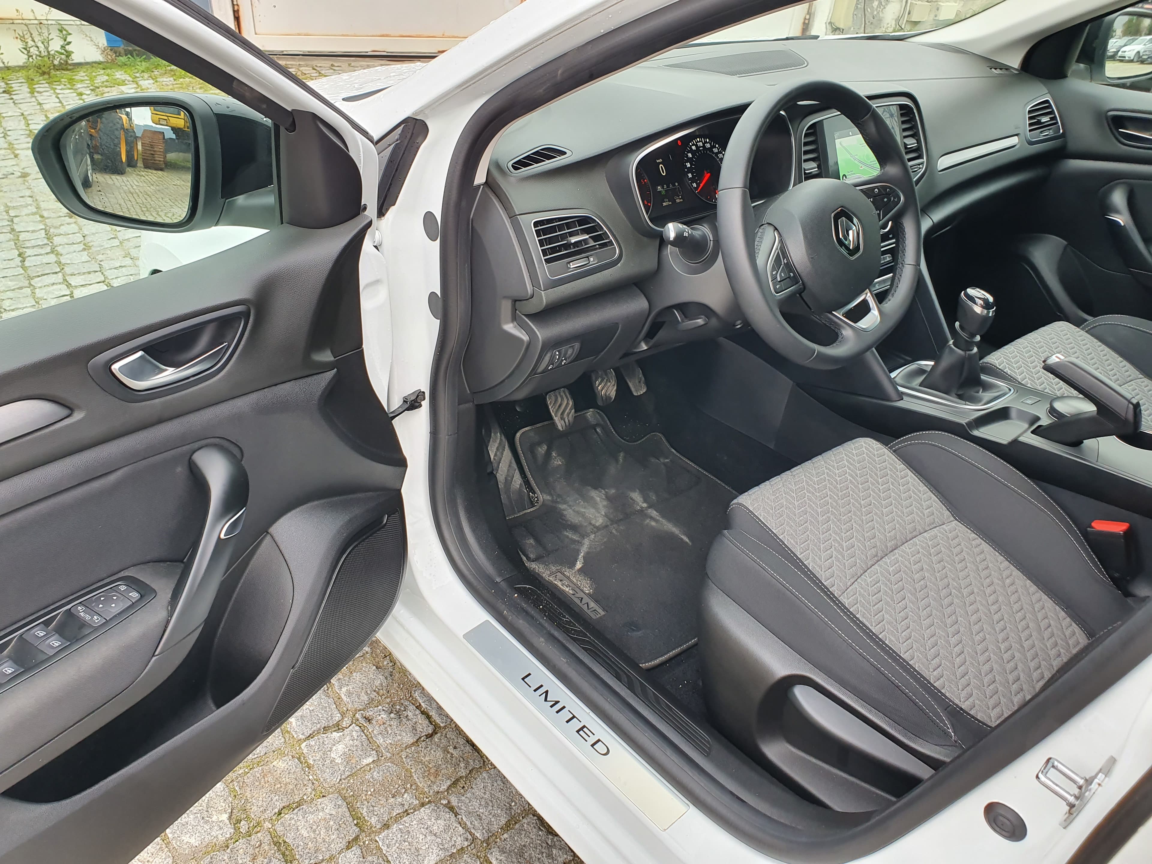Renault Mégane · Ano 2022 — imagen 24
