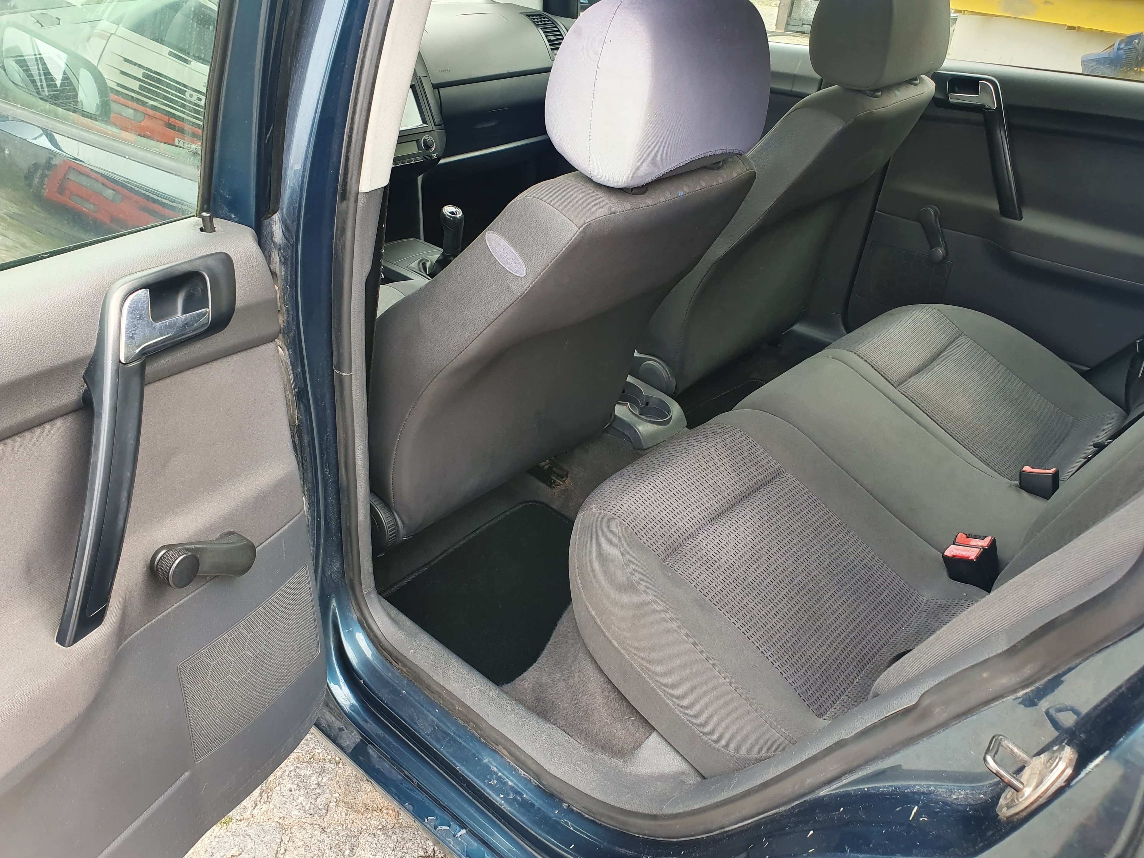 Volkswagen Polo · Ano 2003 — imagen 24