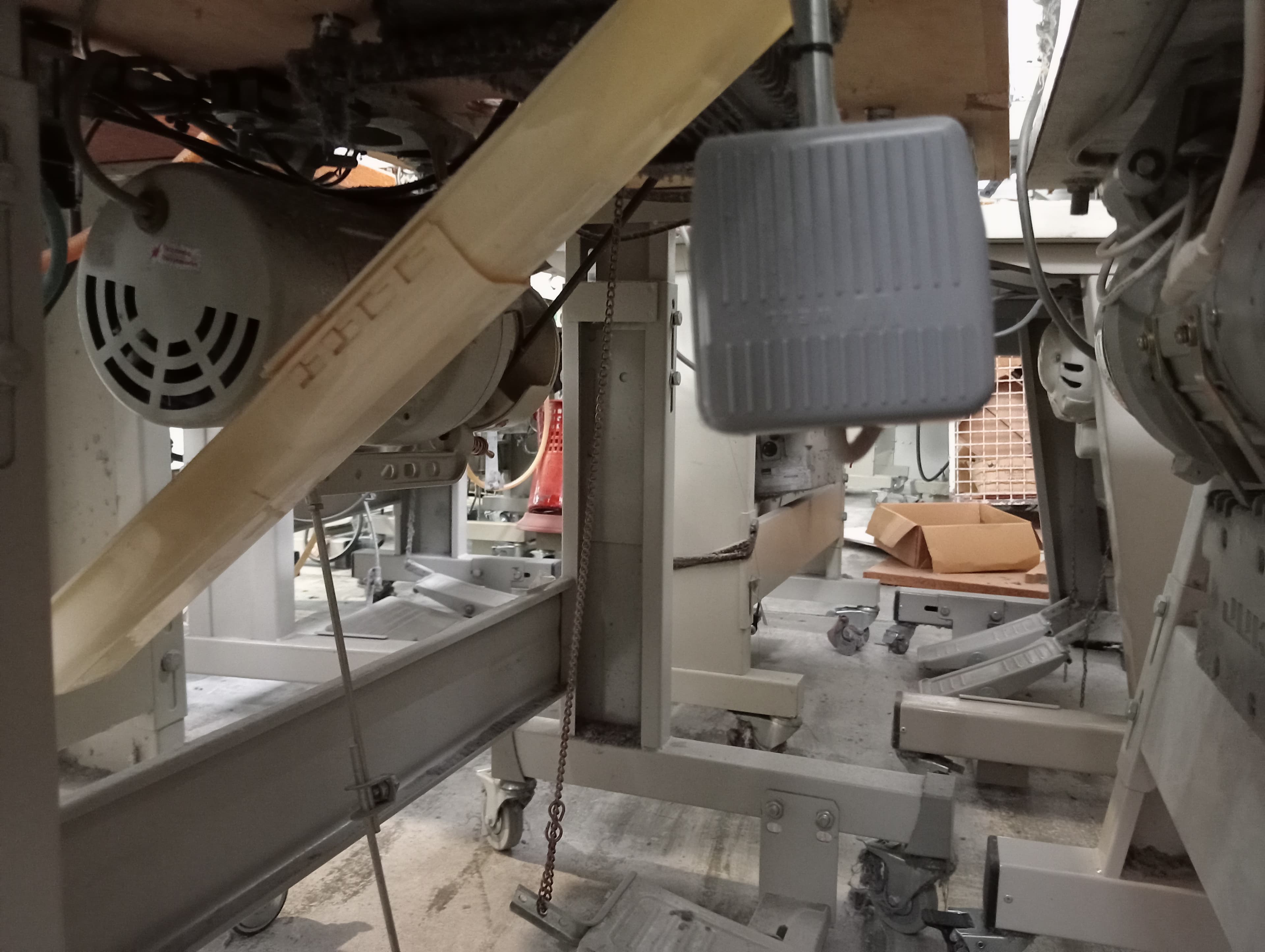 Máquinas de ponto corrido · Máquina de recobrimento — image 9