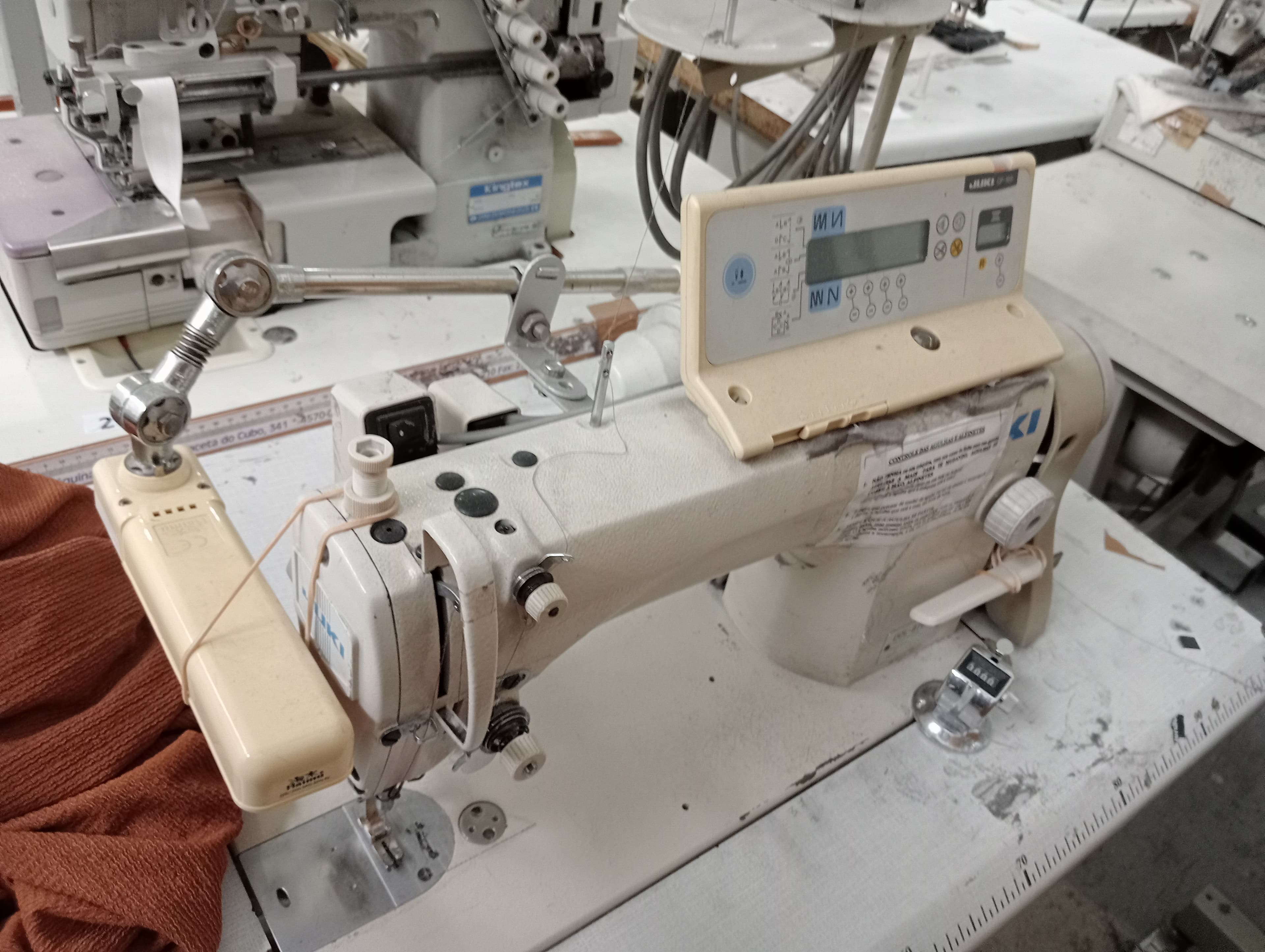 Máquinas de ponto corrido · Máquina de recobrimento — image 11