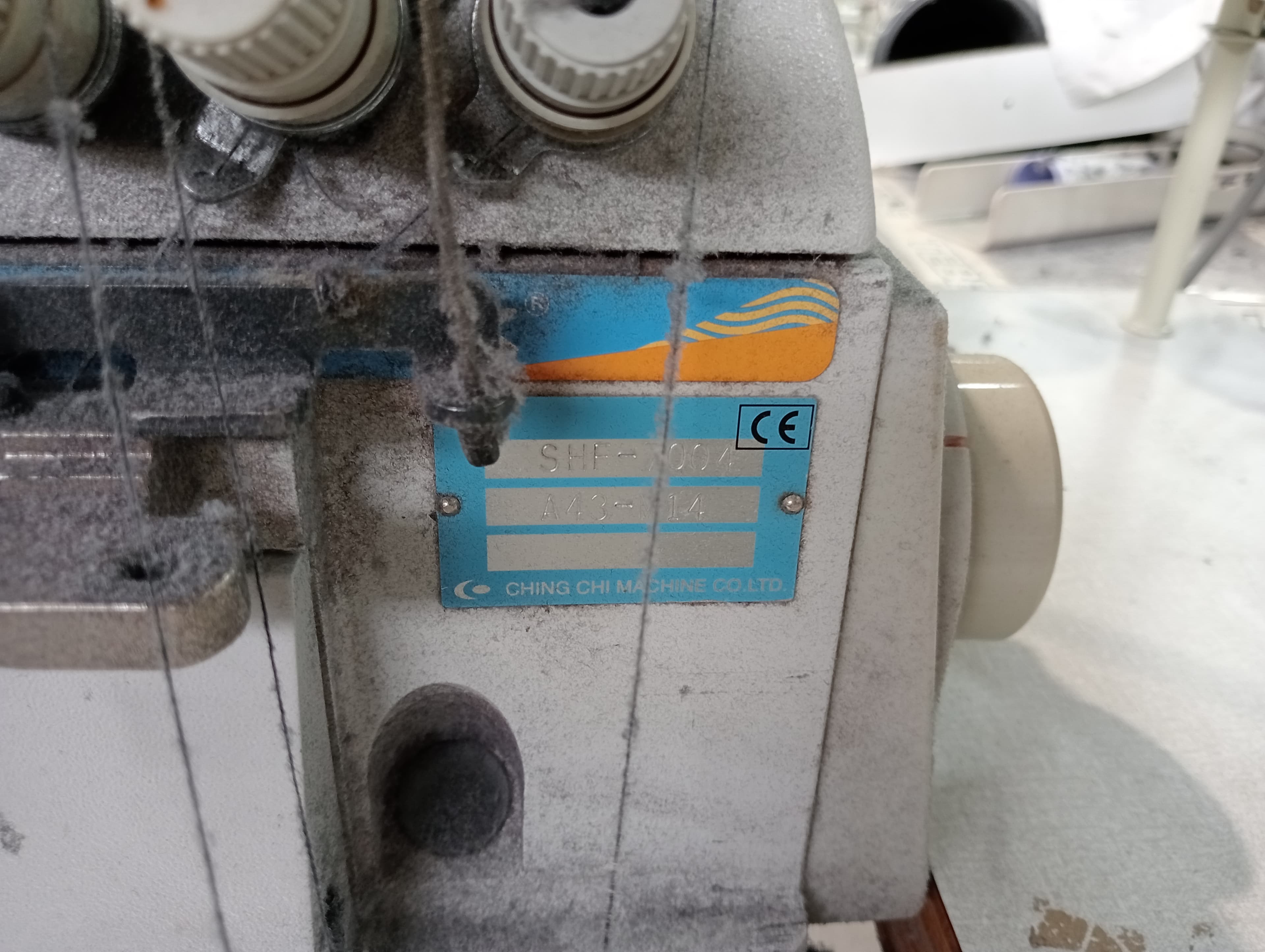 Mesas de passar a ferro + Máquina de corte e cose — imagen 3