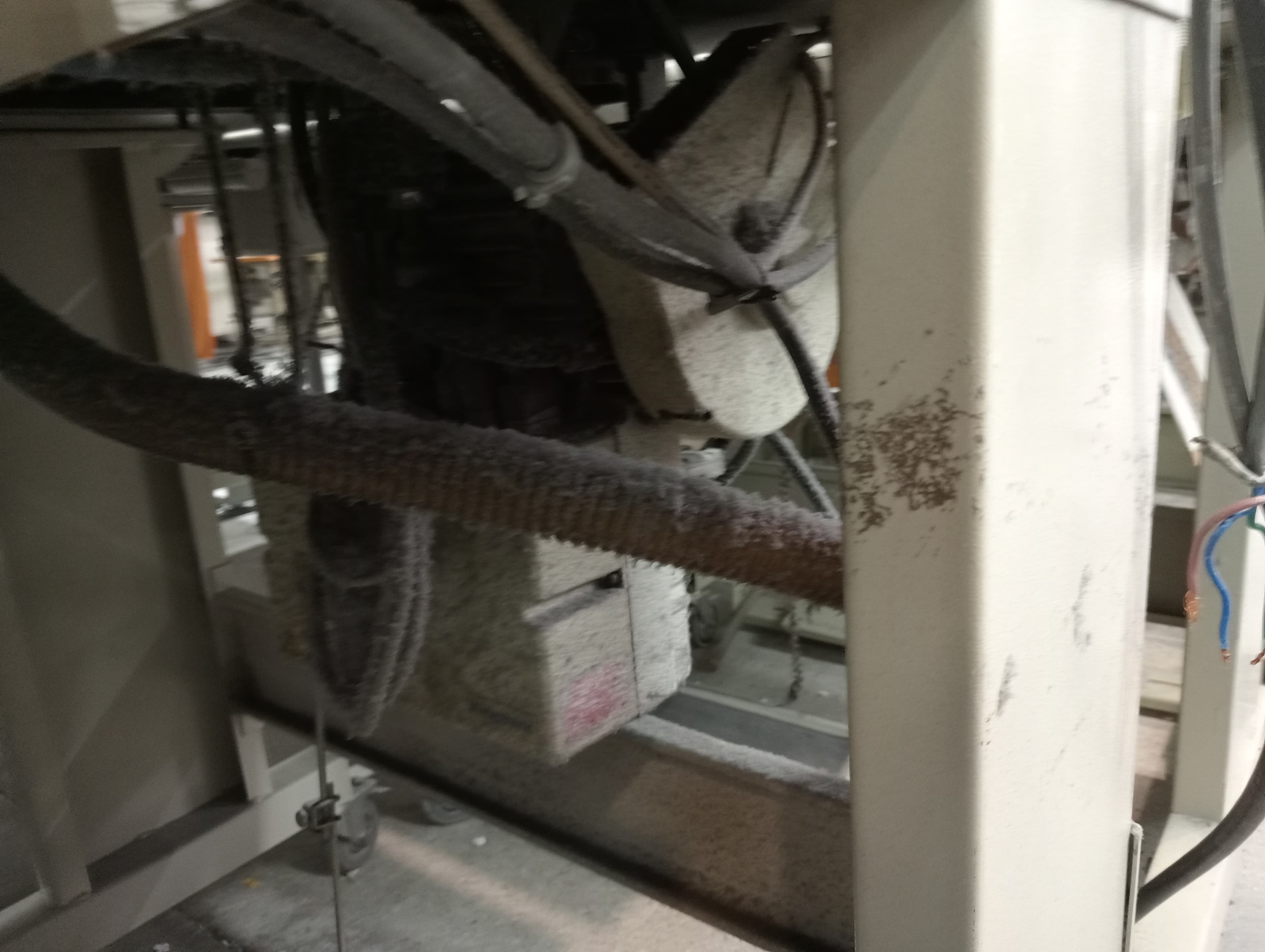 Máquina de recobrimento + Máquinas de corte e cose — image 4
