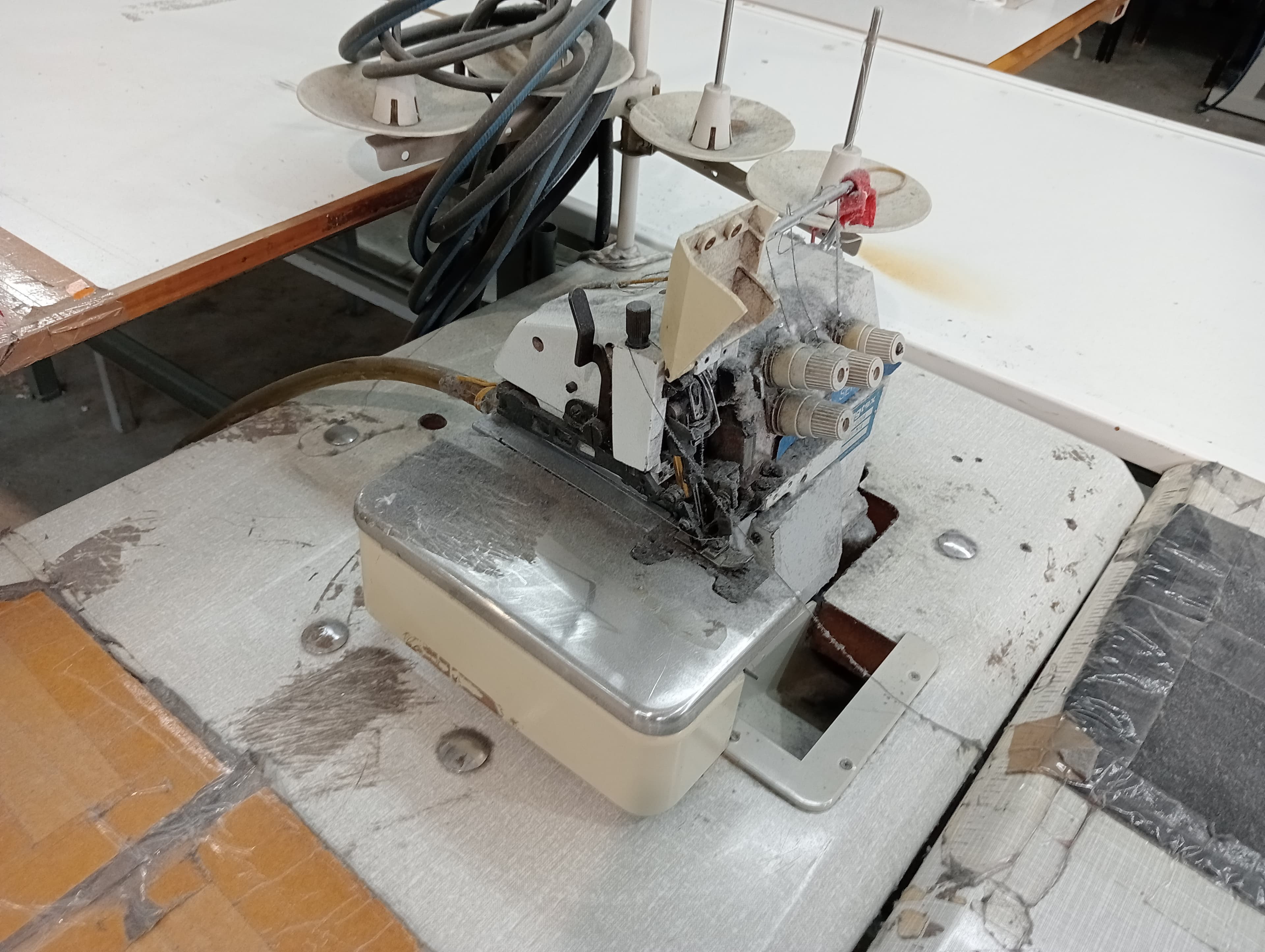 Máquina de recobrimento + Máquinas de corte e cose — image 11