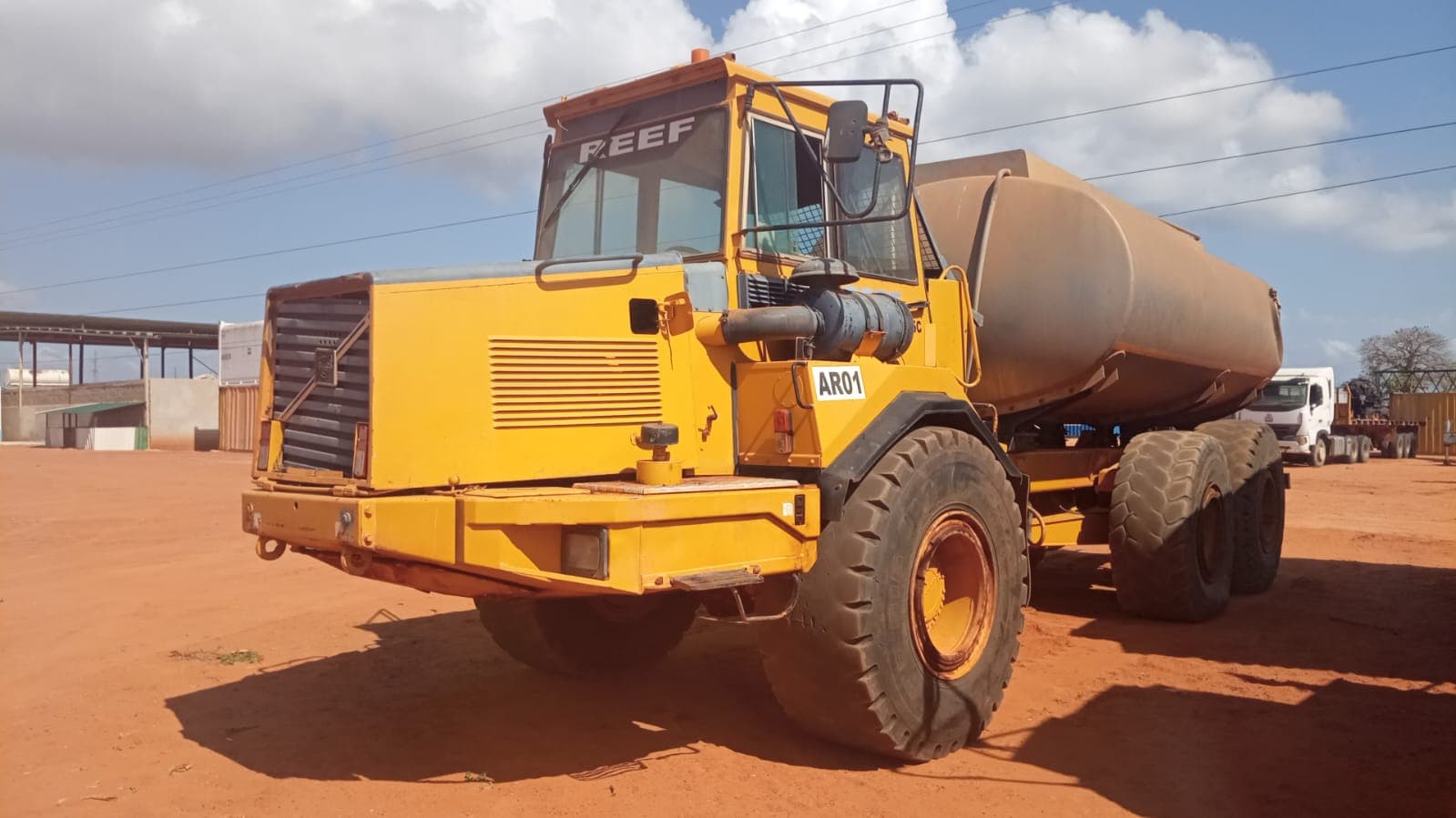 Water Truck Volvo A25C — imagem 6