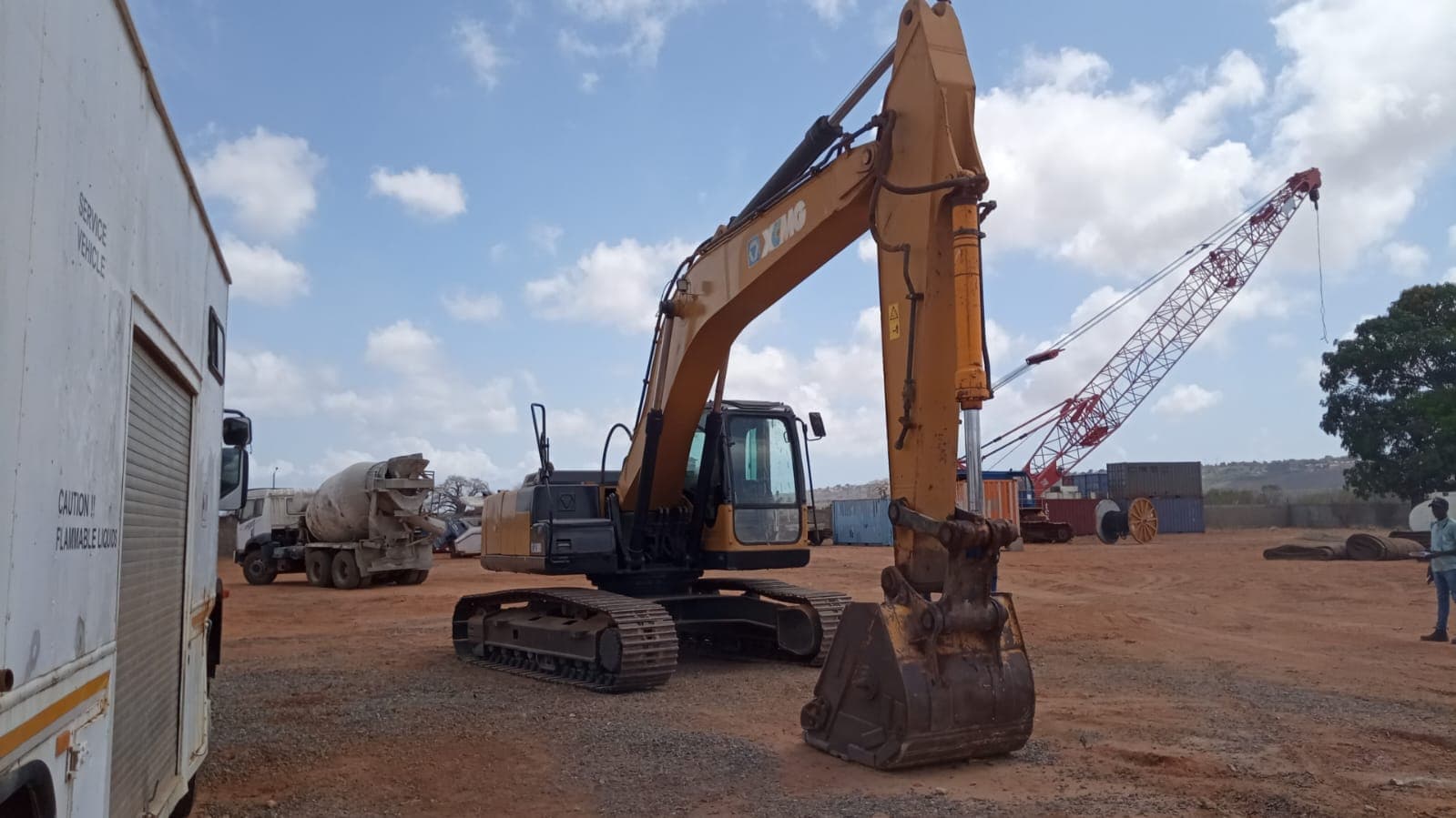 Escavadeira Giratória XCMG XE235C — imagen 5