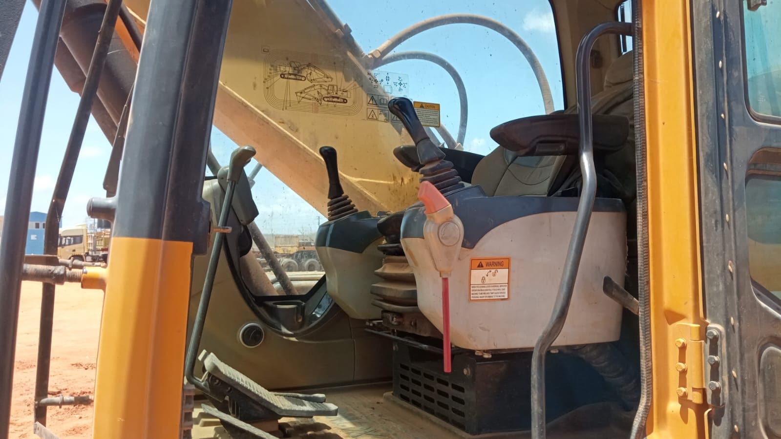 Escavadeira XCMG XE265C — imagem 3