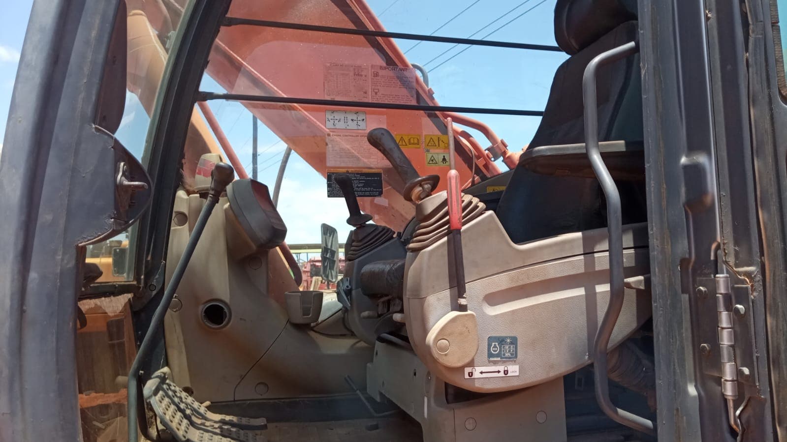 Escavadeira HITACHI ZACIS240 — imagen 3