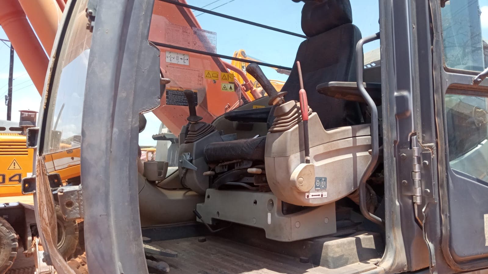 Escavadeira HITACHI ZACIS240 — imagen 2