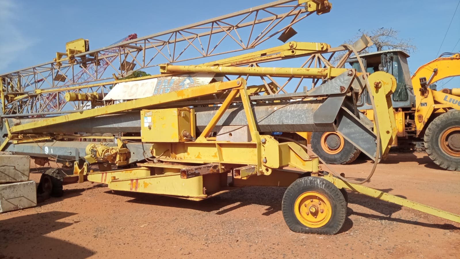 Grua com cargas distribuidas — image 6