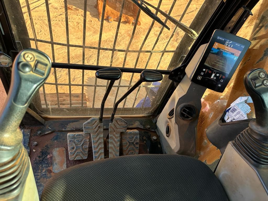 Escavadeira CAT 320 — imagen 7