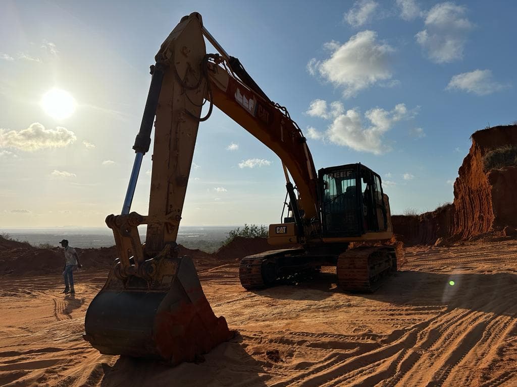 Escavadeira CAT 320 — imagen 10