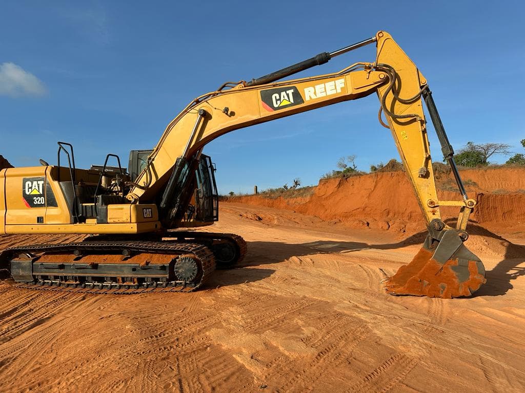 Escavadeira CAT 320 — imagen 12