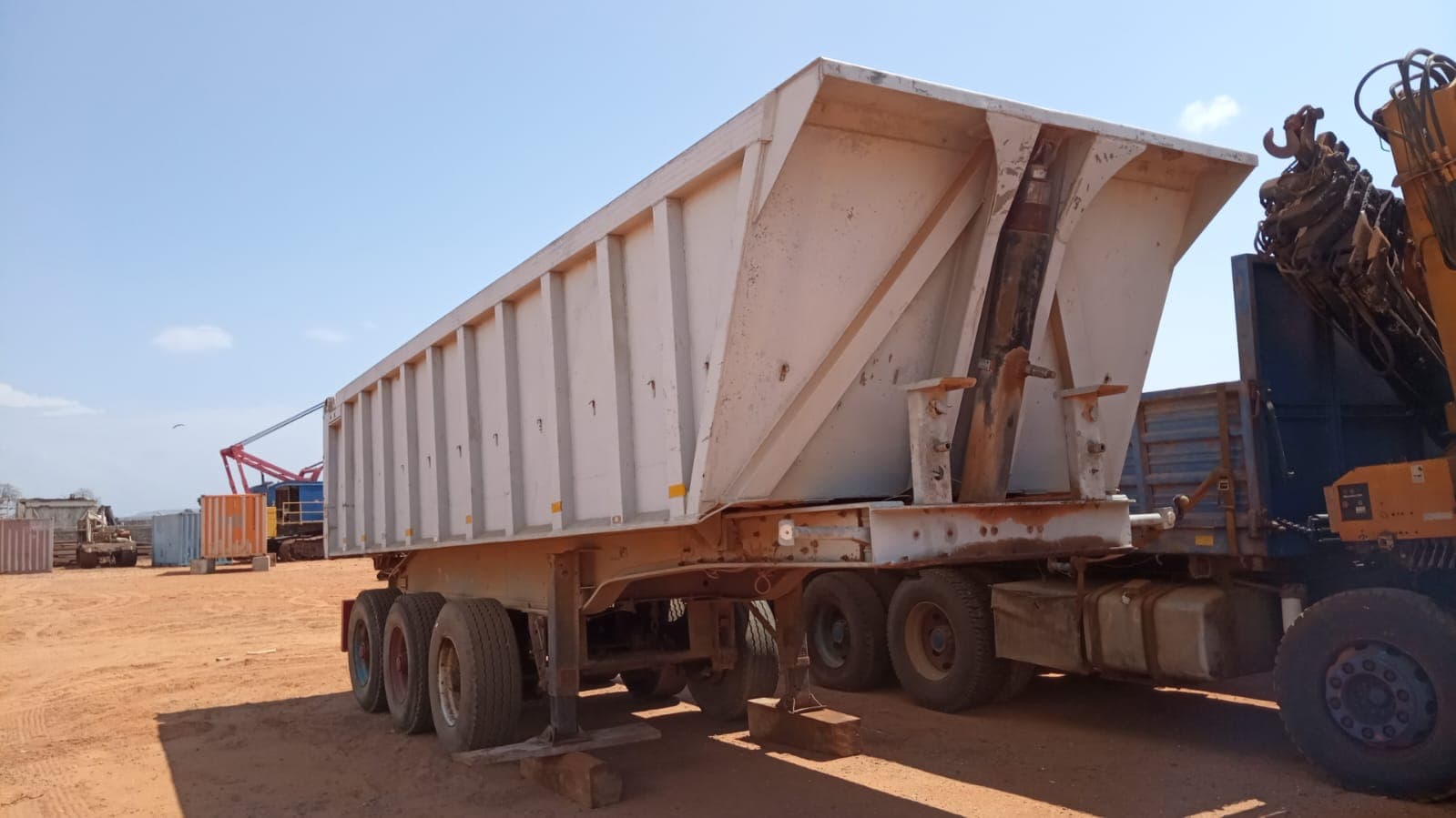 Trailer Basculante — imagen 2