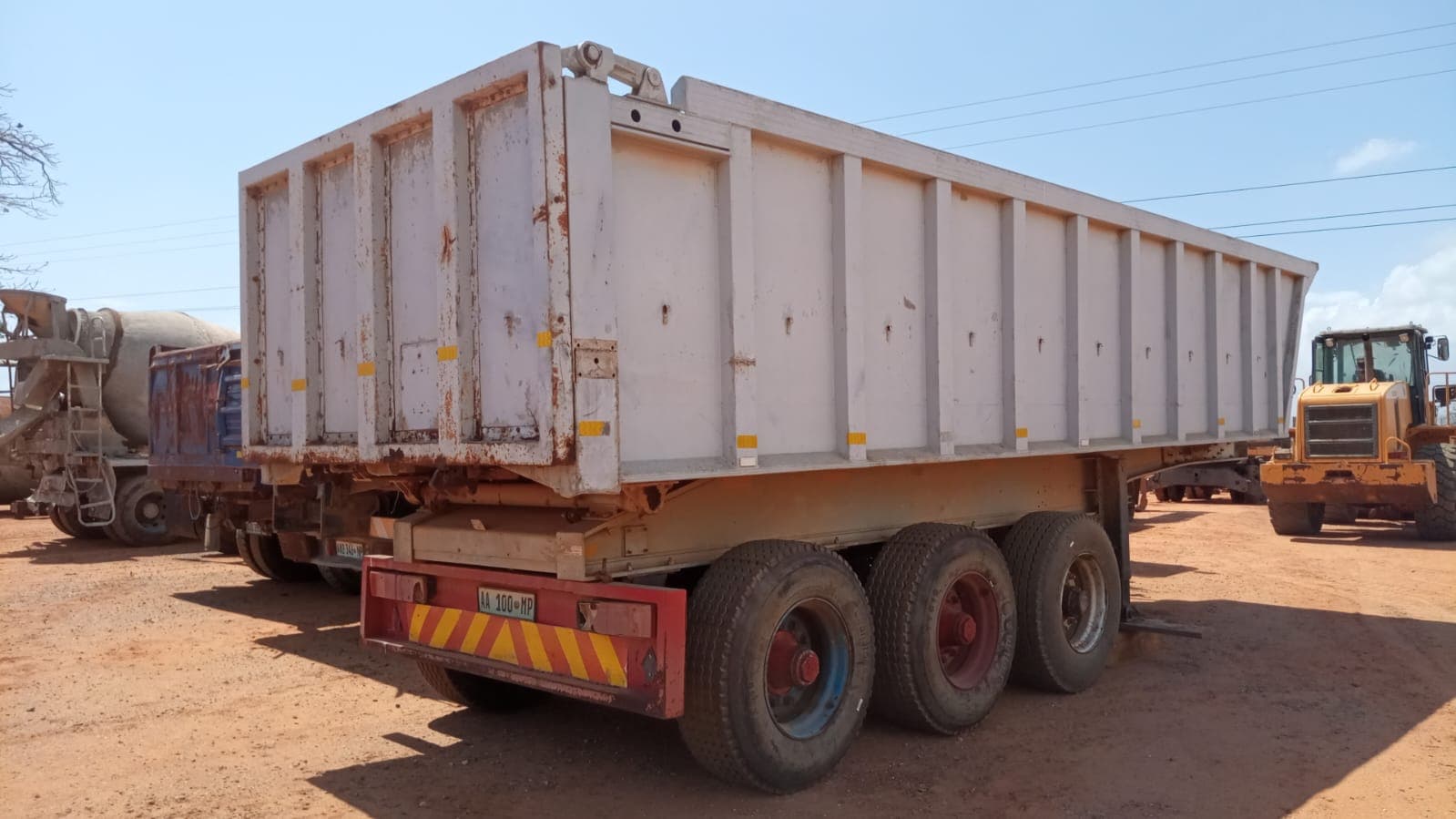 Trailer Basculante