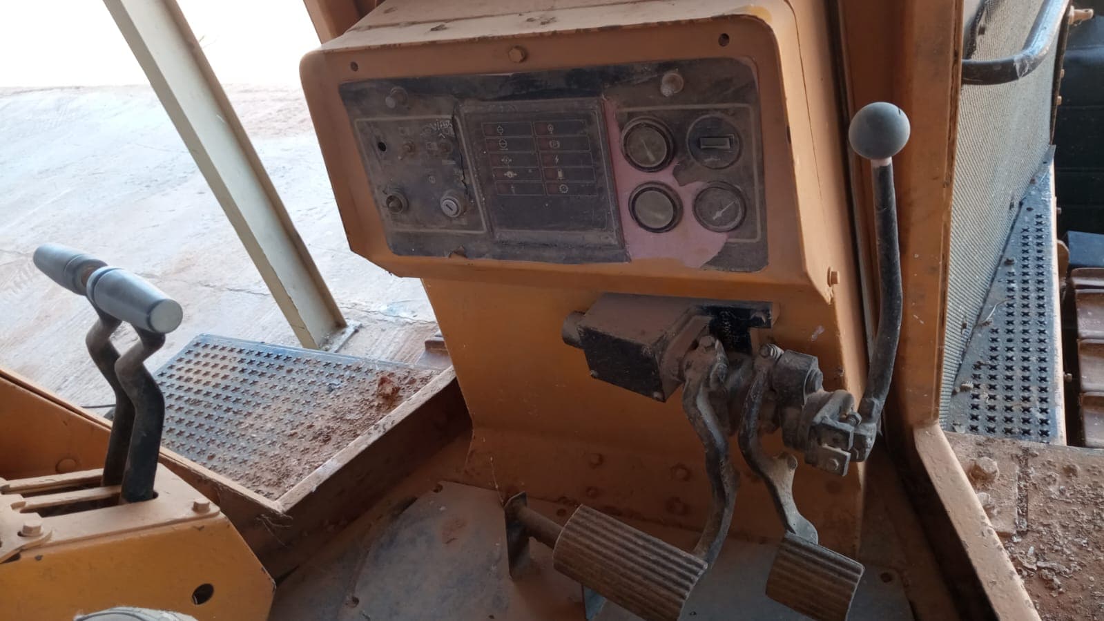 Bulldozer CAT D7E — imagen 8