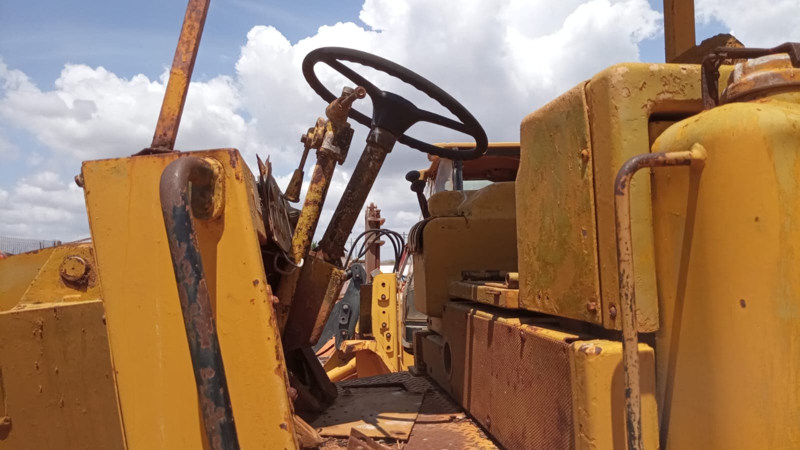 Pá carregadeira Caterpillar — imagen 6