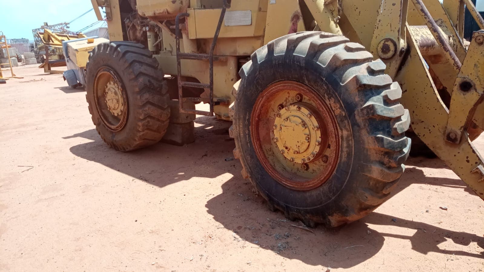 Pá carregadeira Caterpillar — imagen 13