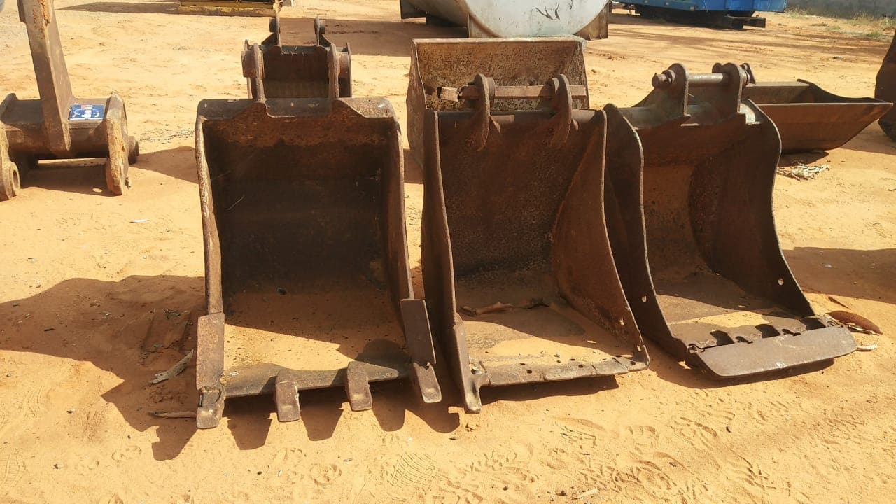 Baldes escavadeira 0.06m — imagen 1