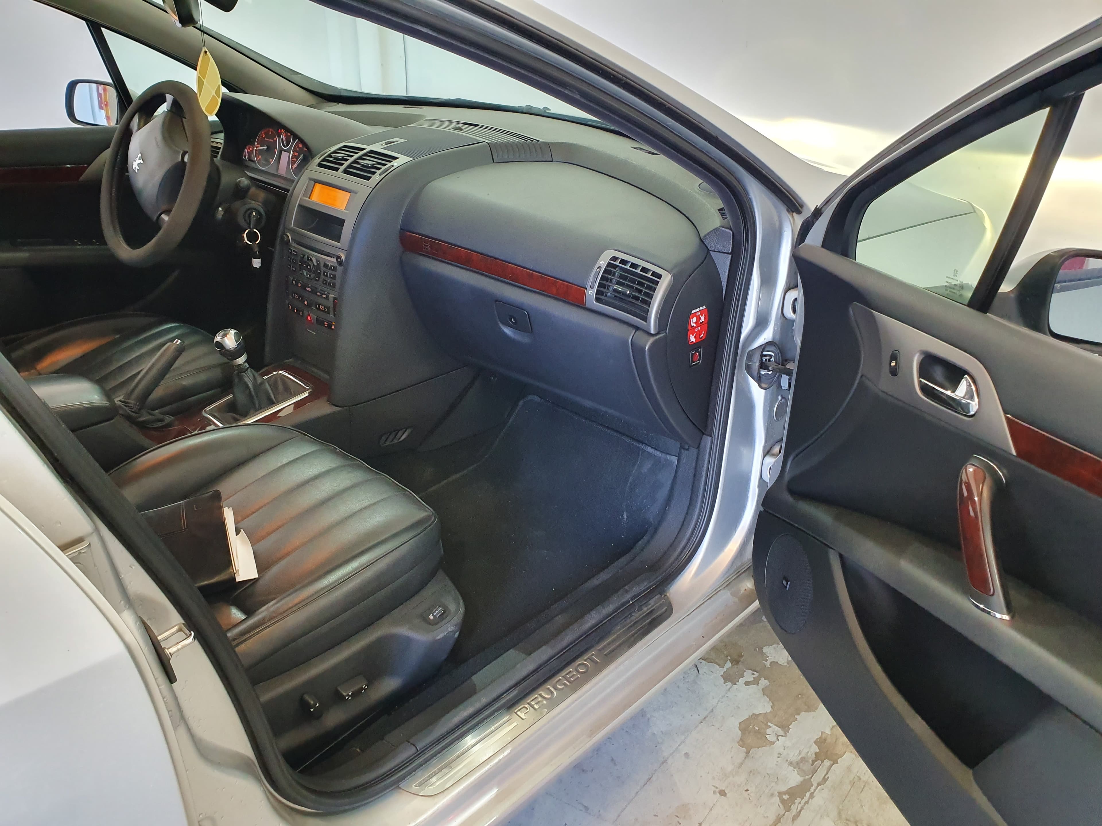 Peugeot 407 · Ano 2005 — image 23