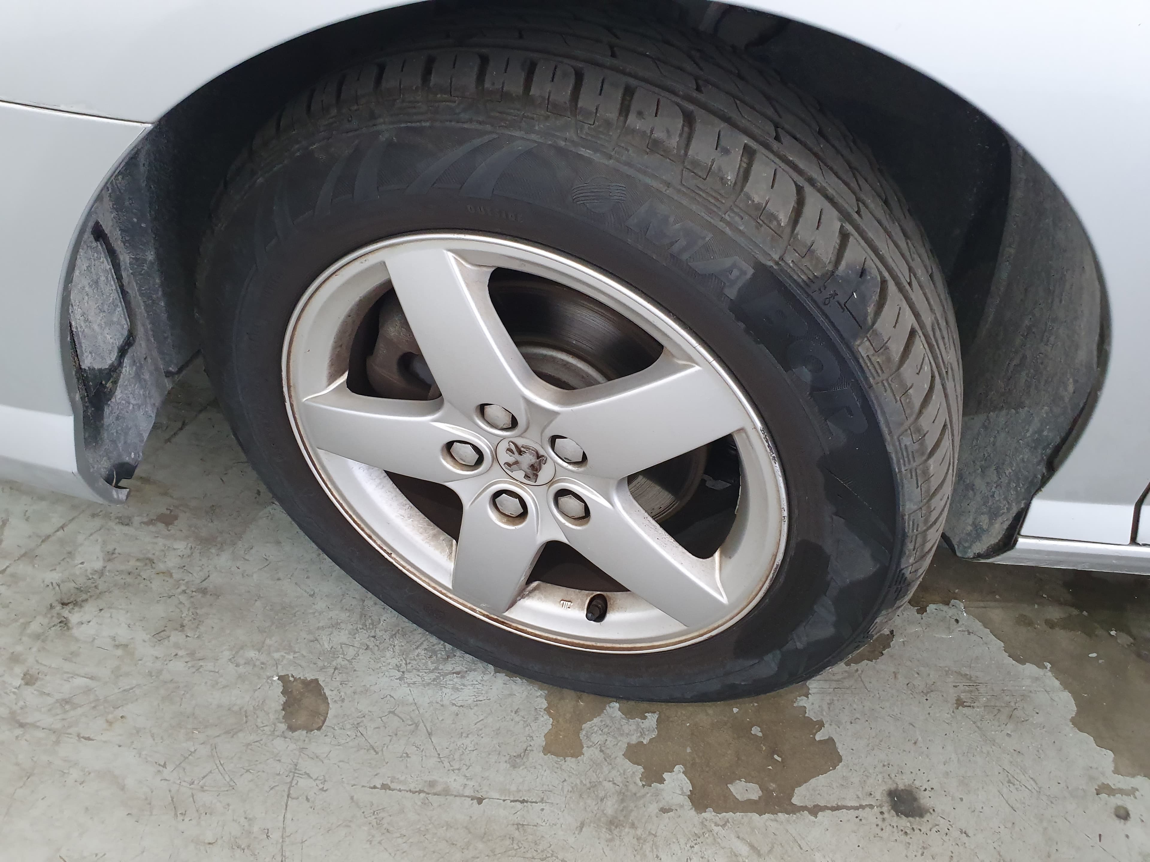 Peugeot 407 · Ano 2005 — image 16