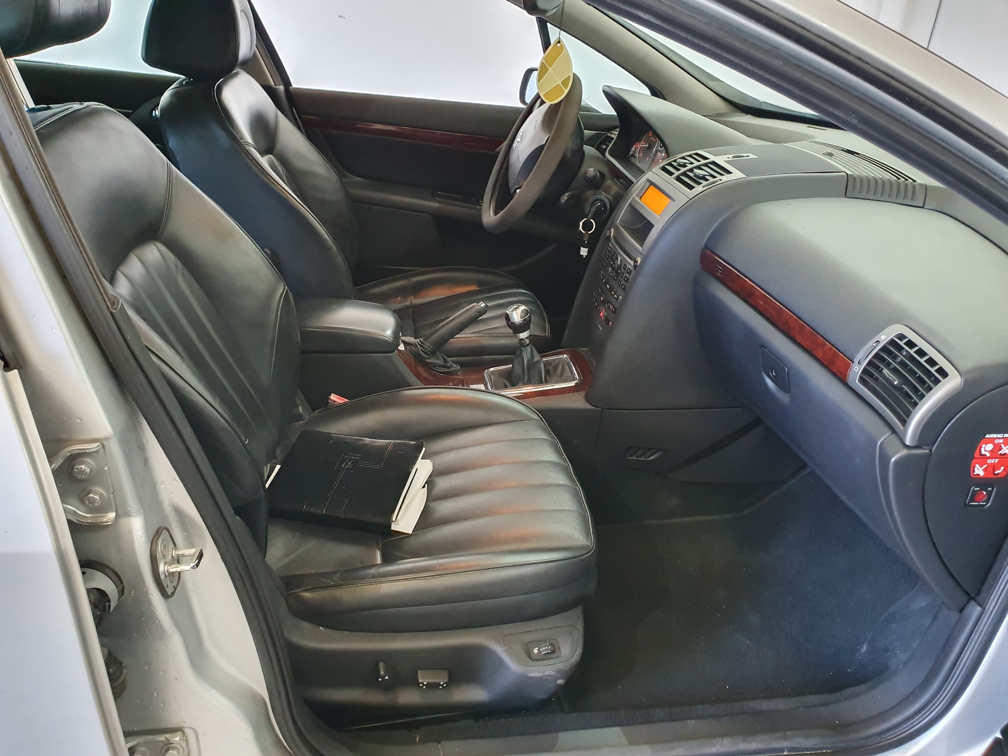 Peugeot 407 · Ano 2005 — image 25