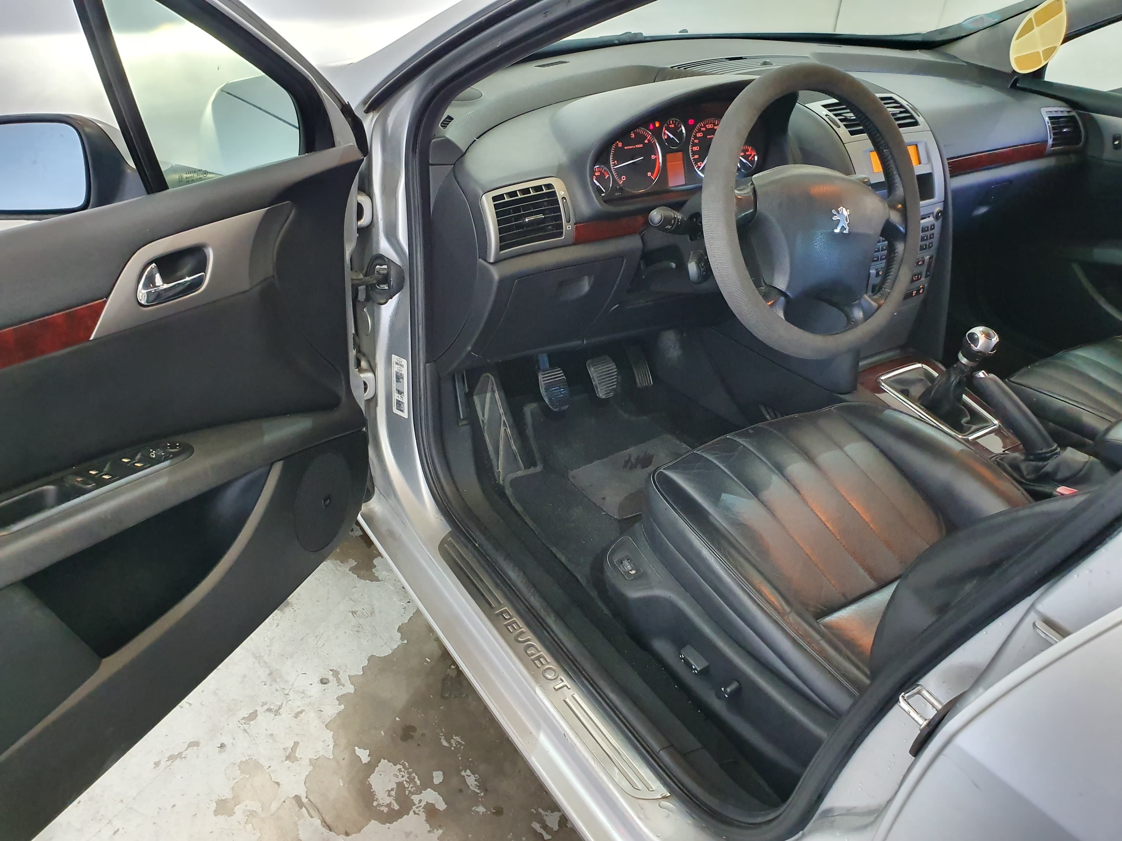 Peugeot 407 · Ano 2005 — image 36