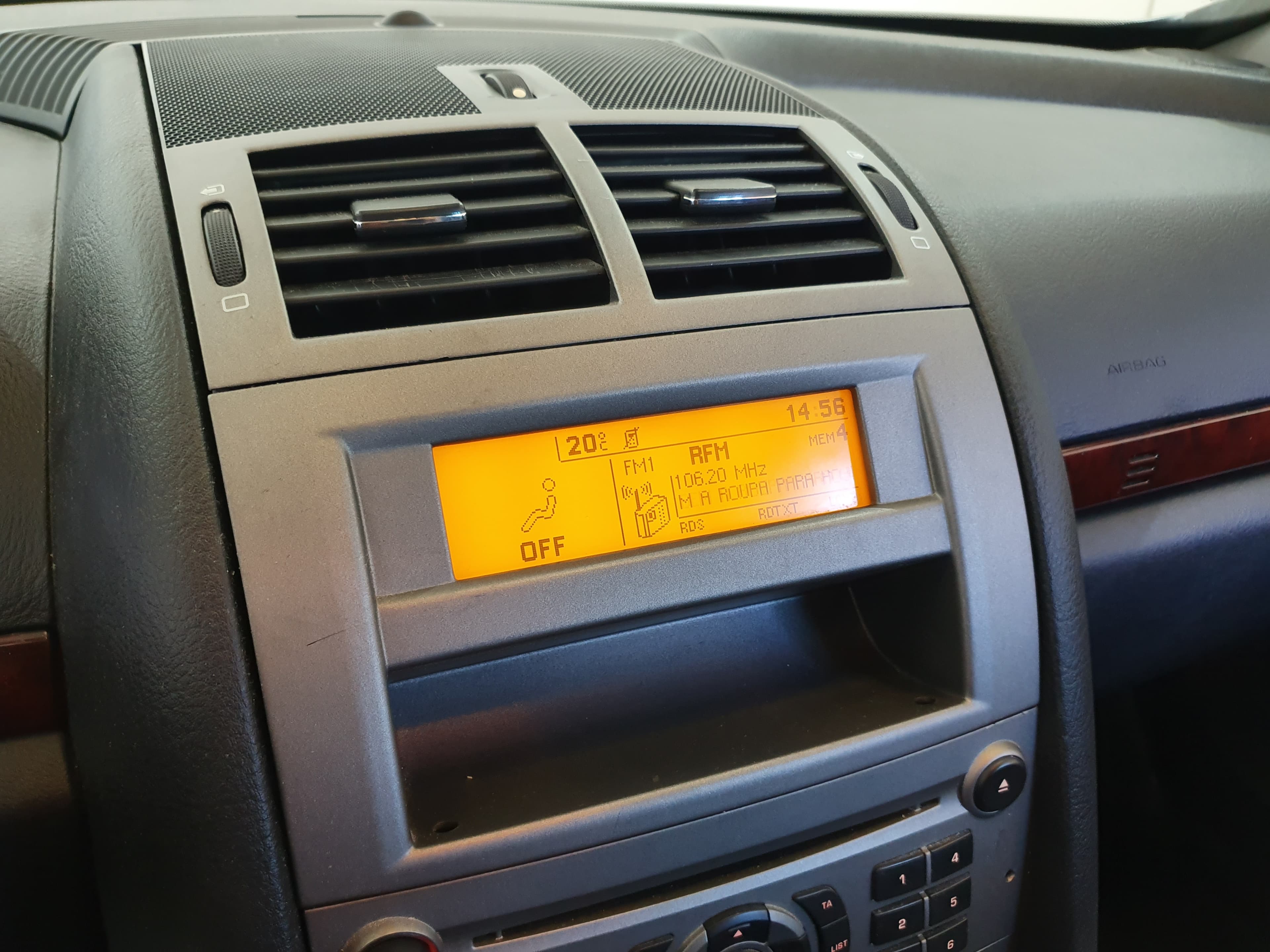 Peugeot 407 · Ano 2005 — image 33