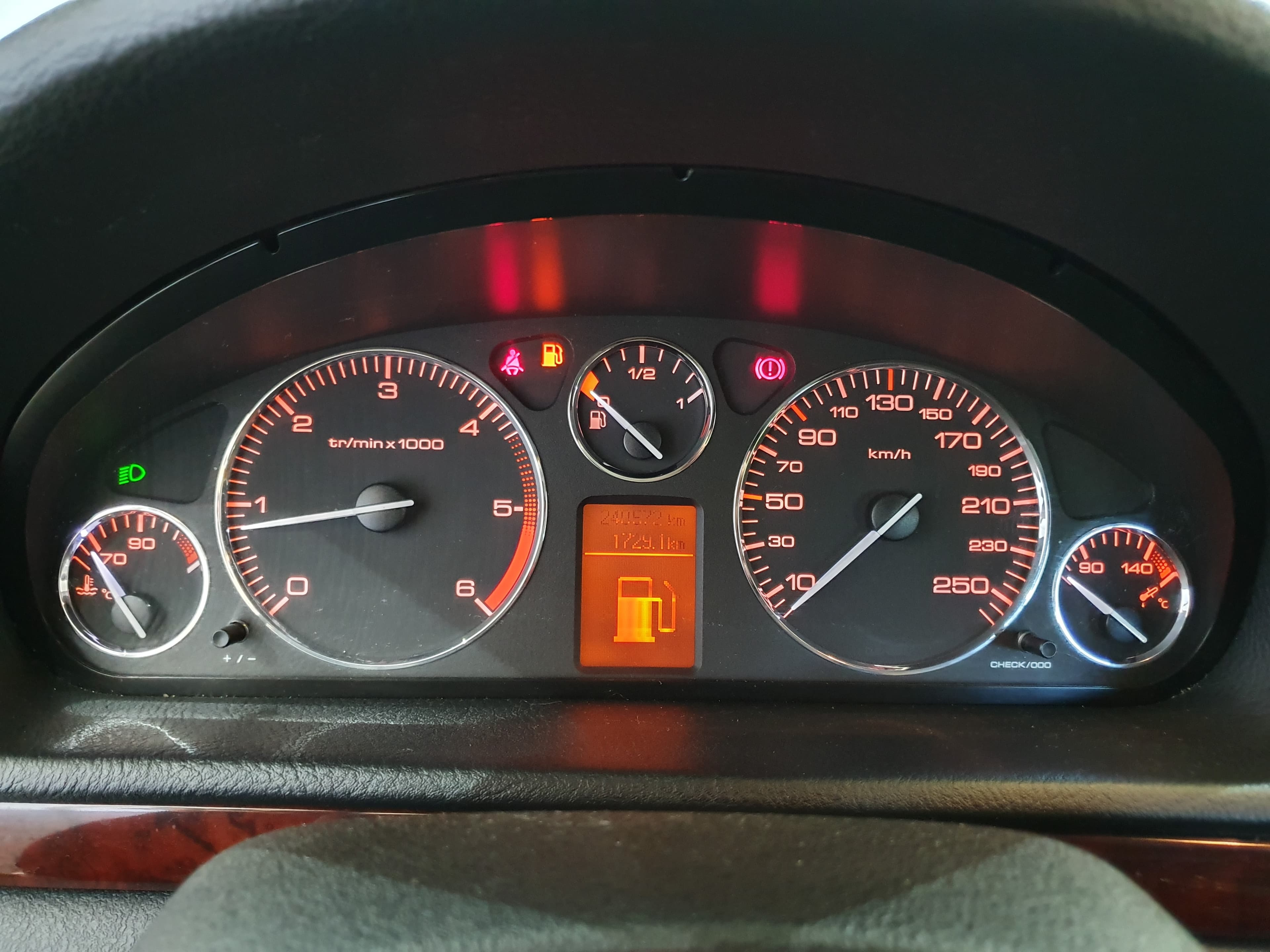 Peugeot 407 · Ano 2005 — image 41