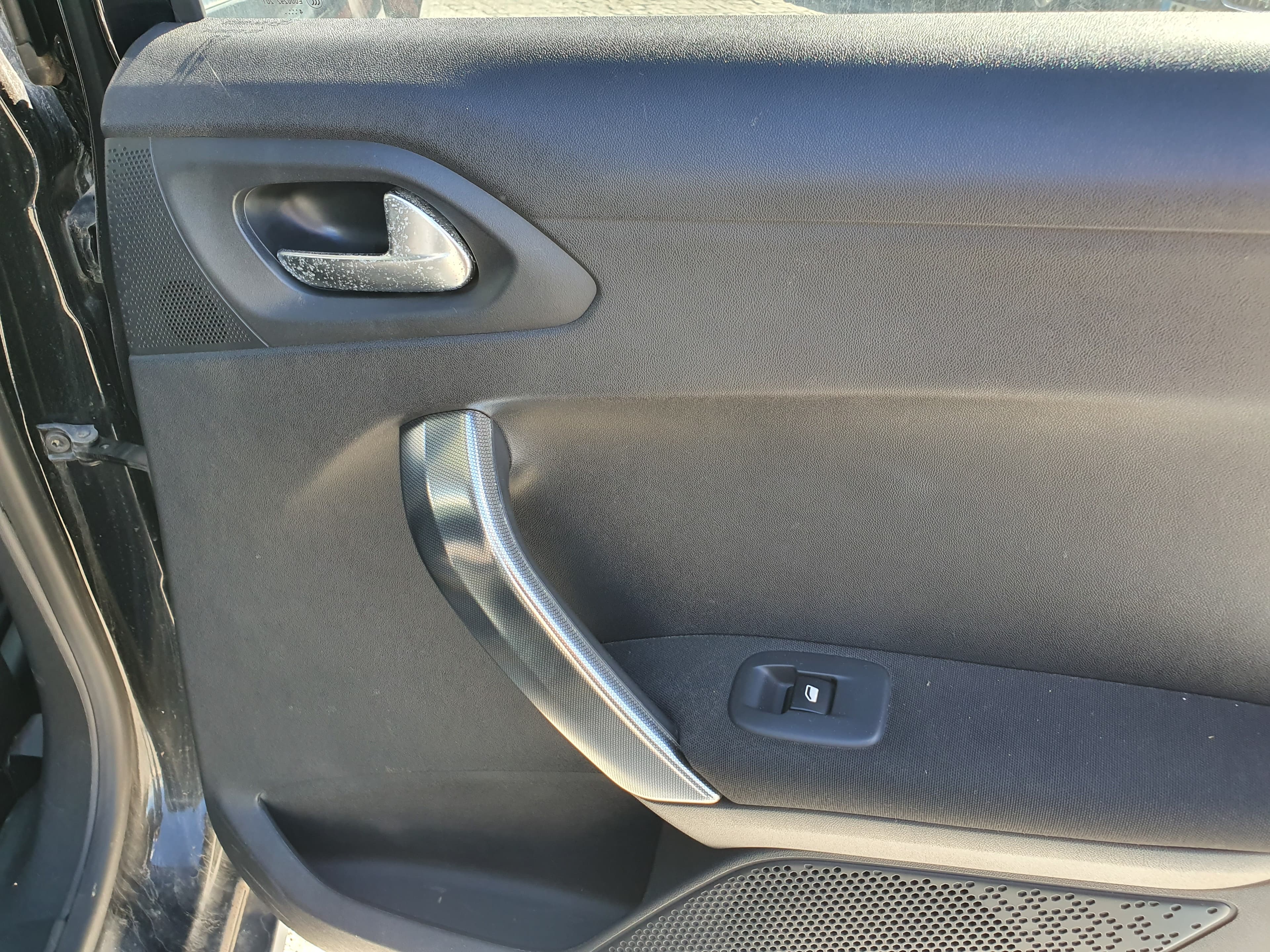 Peugeot 2008 · Ano 2015 — image 20