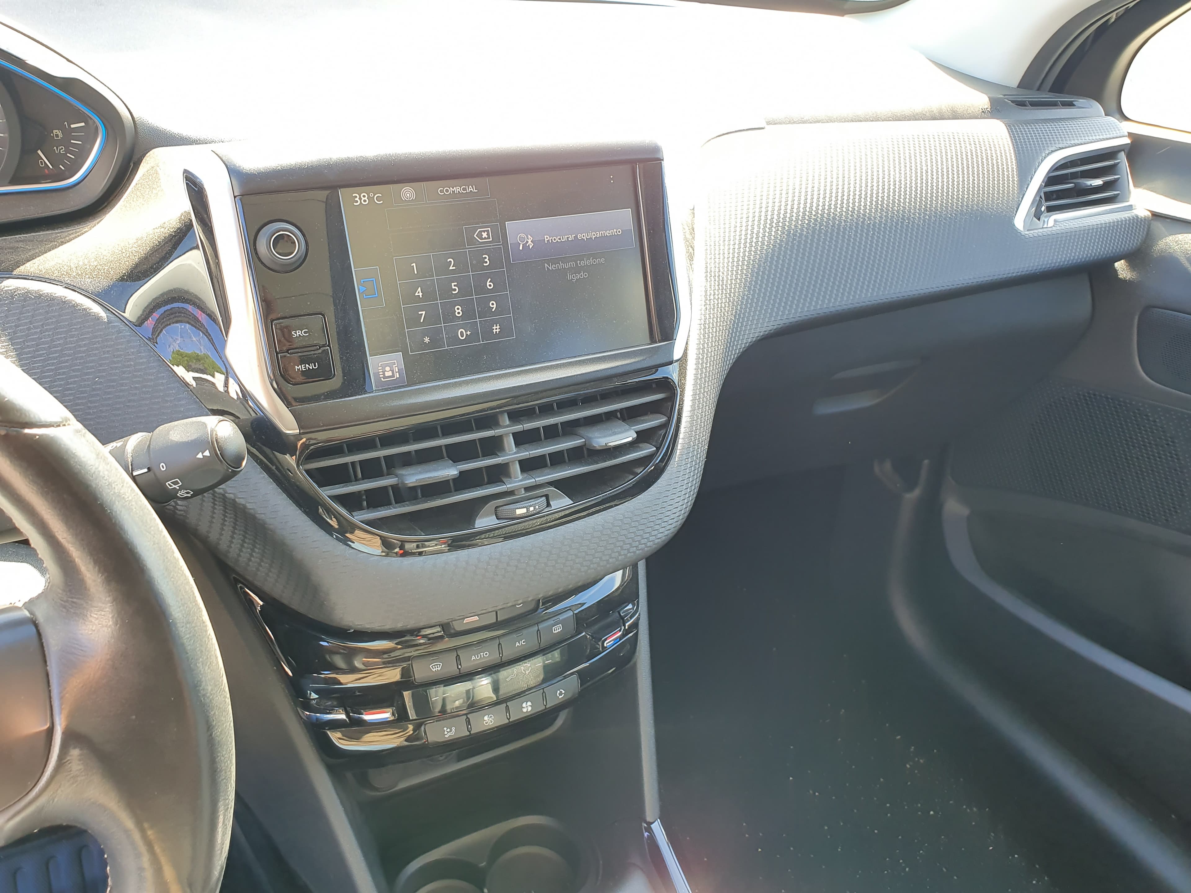 Peugeot 2008 · Ano 2015 — image 31